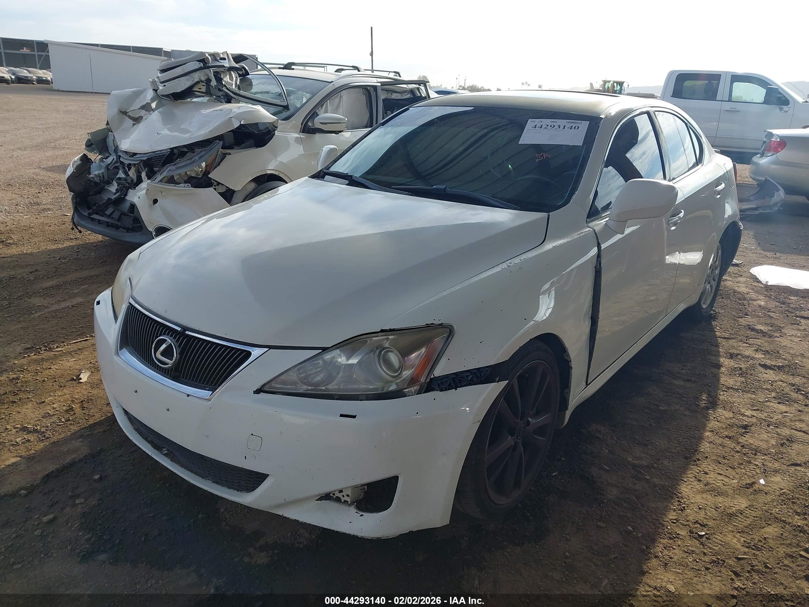 LEXUS IS image 2