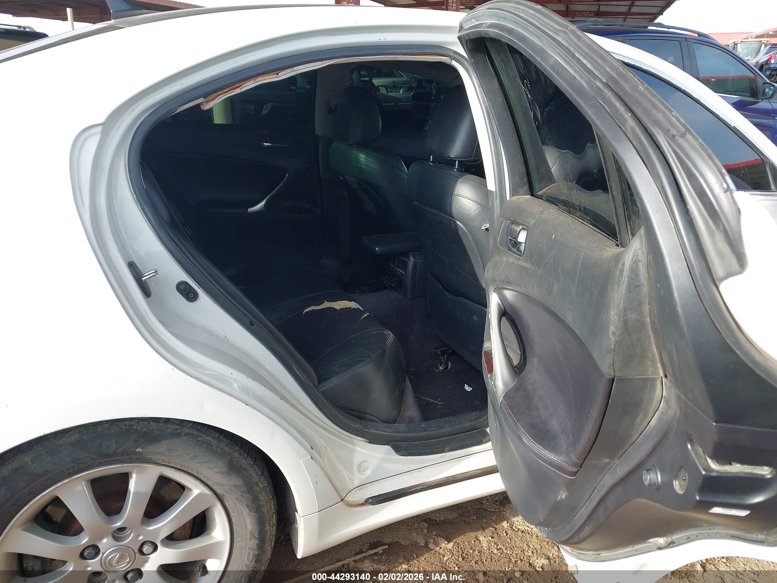 LEXUS IS image 8