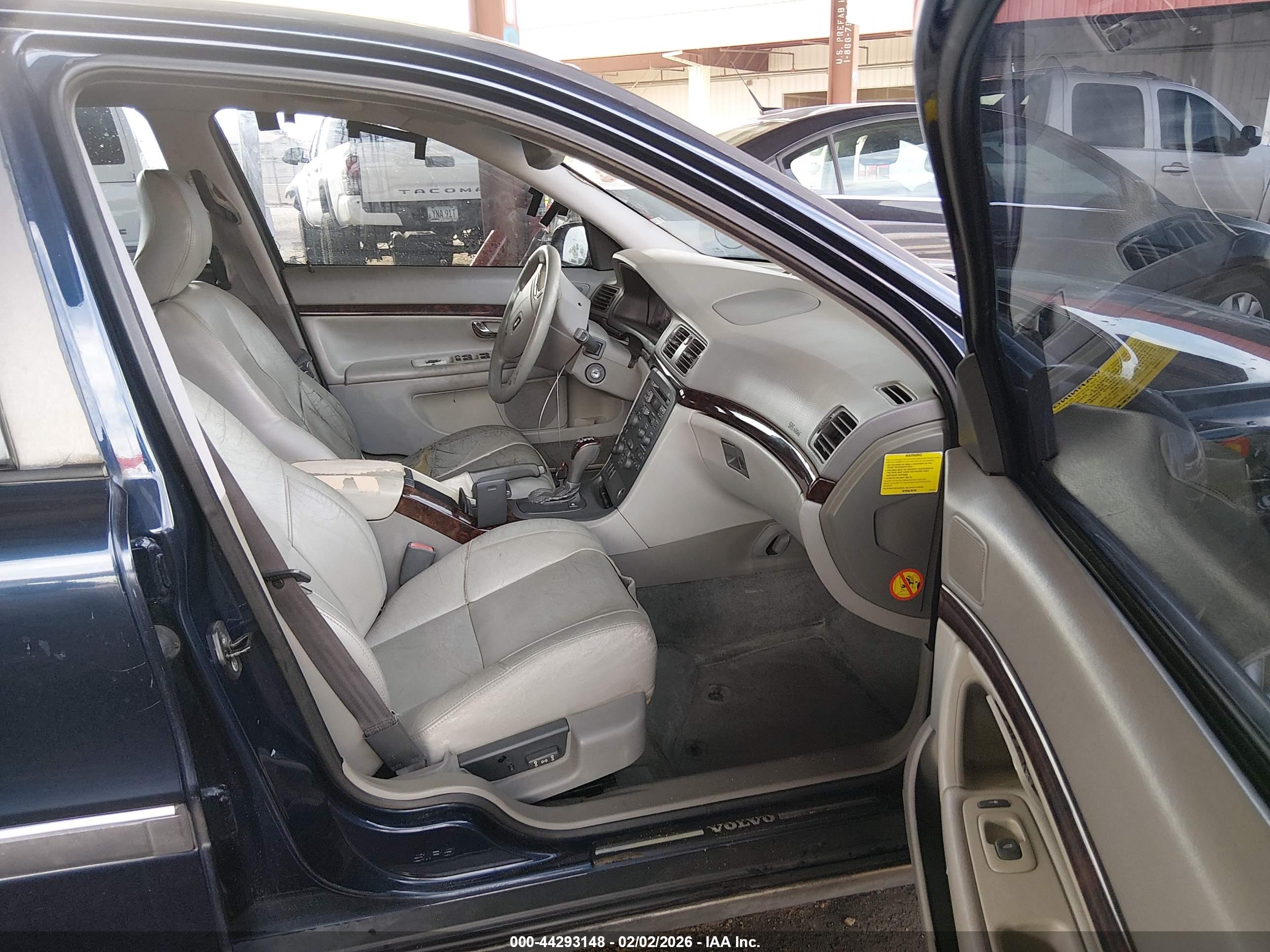 VOLVO S80 image 5