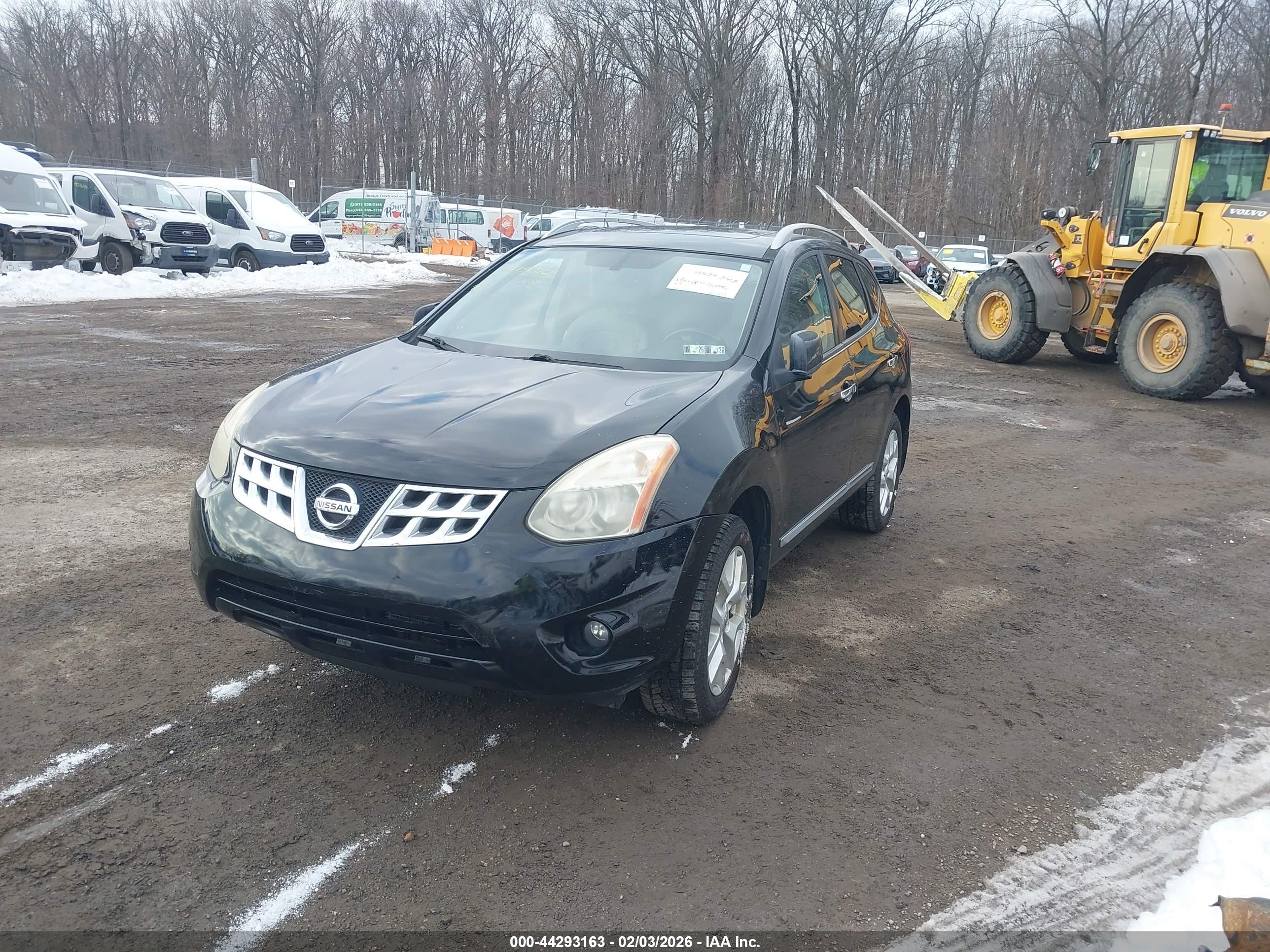 NISSAN ROGUE image 2