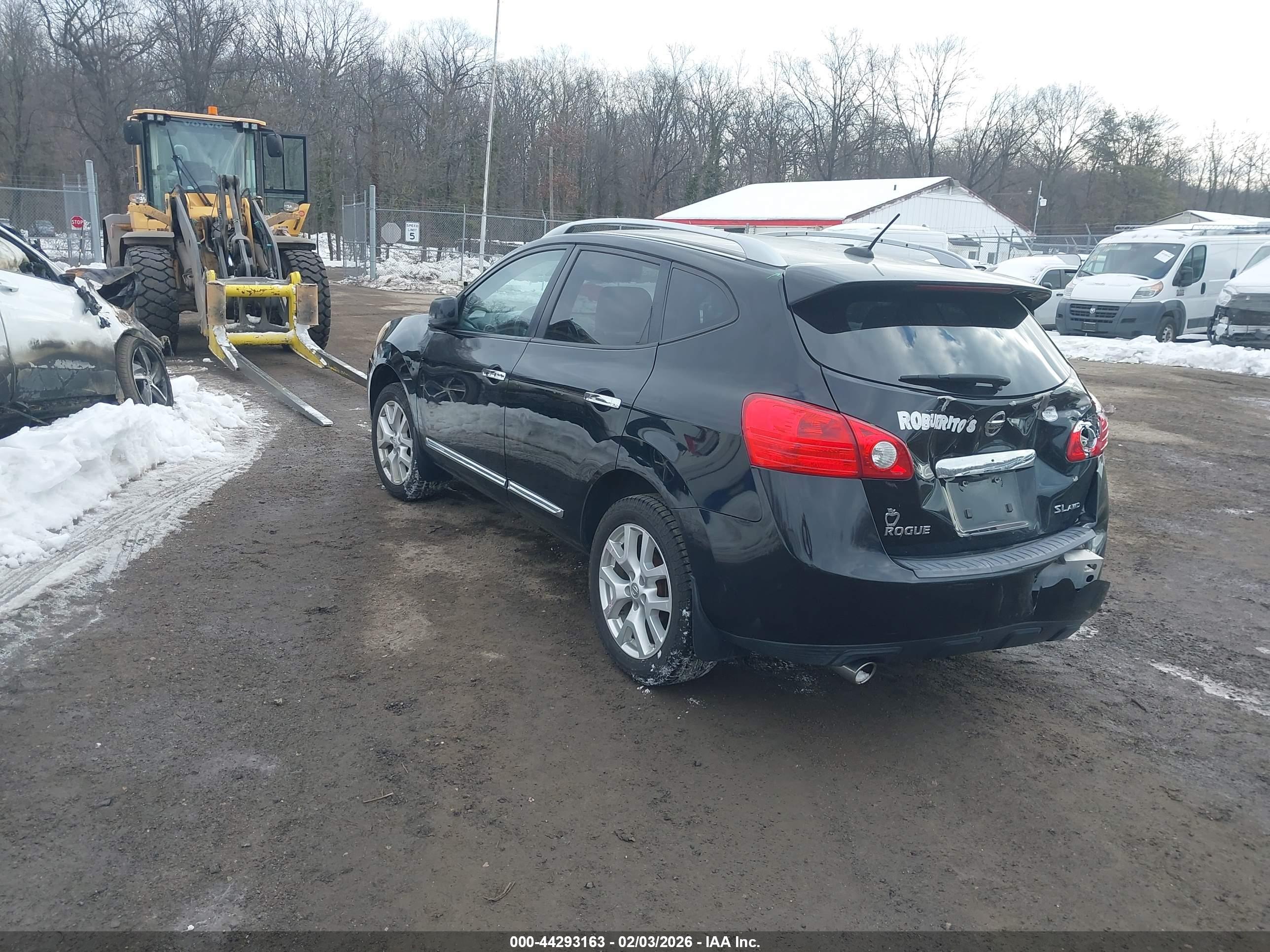 NISSAN ROGUE image 3