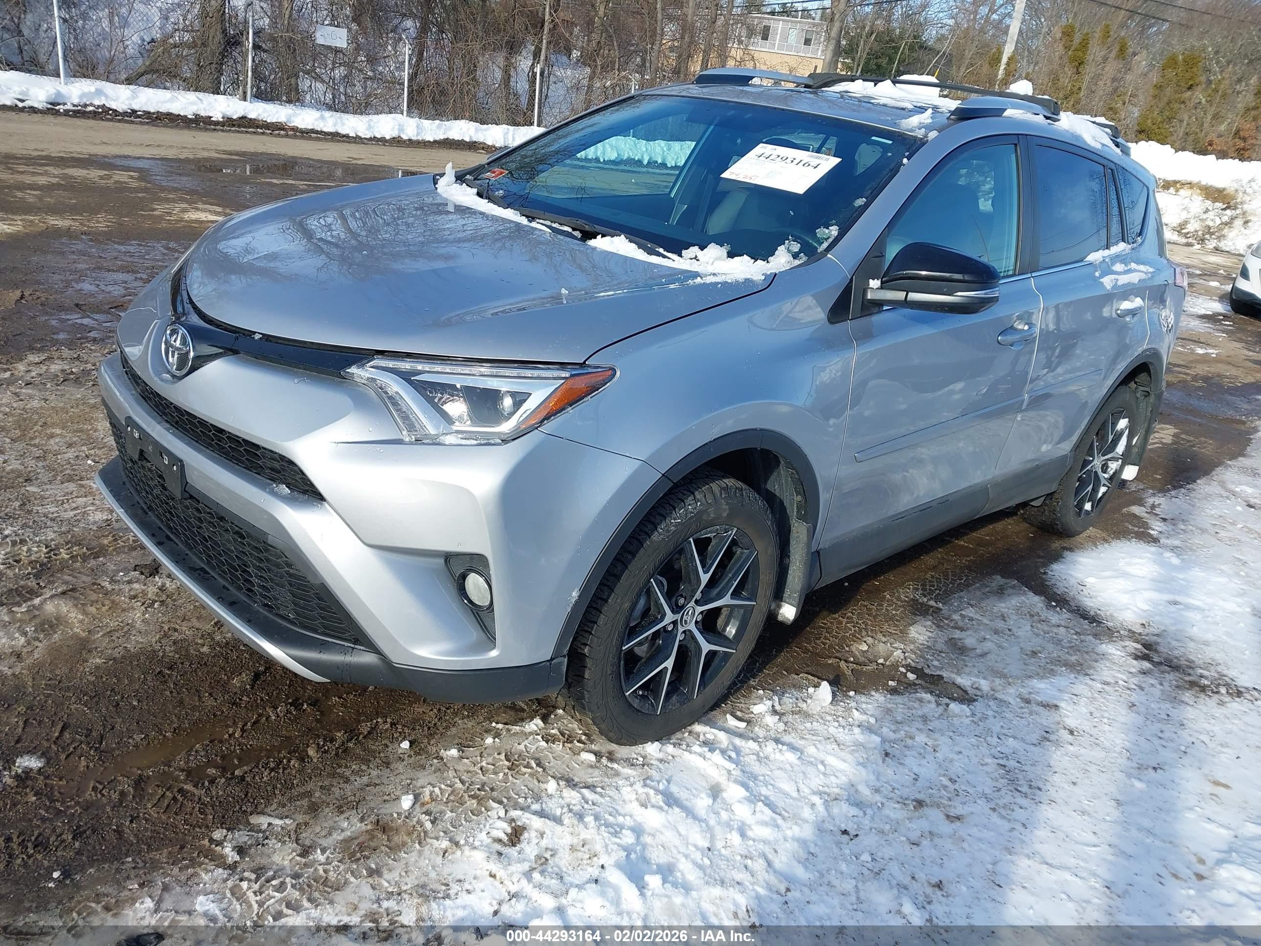 TOYOTA RAV4 image 2