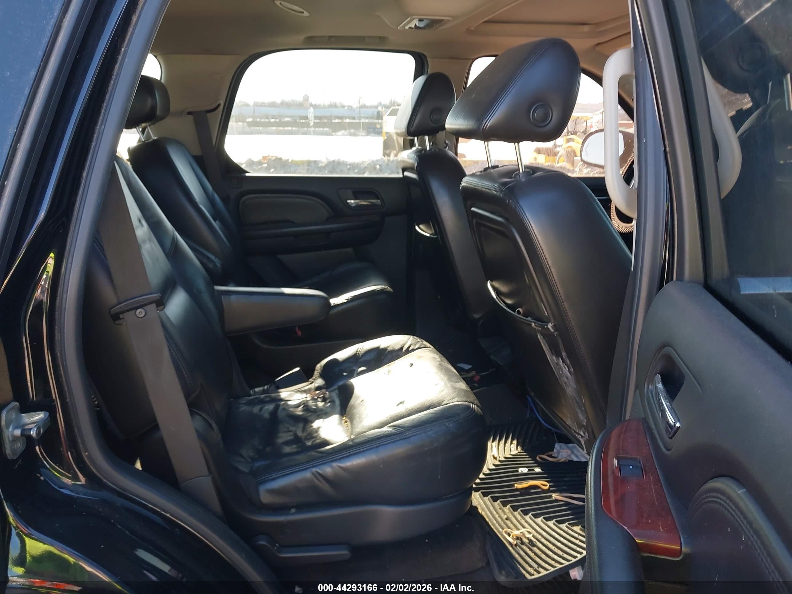 CADILLAC ESCALADE image 8