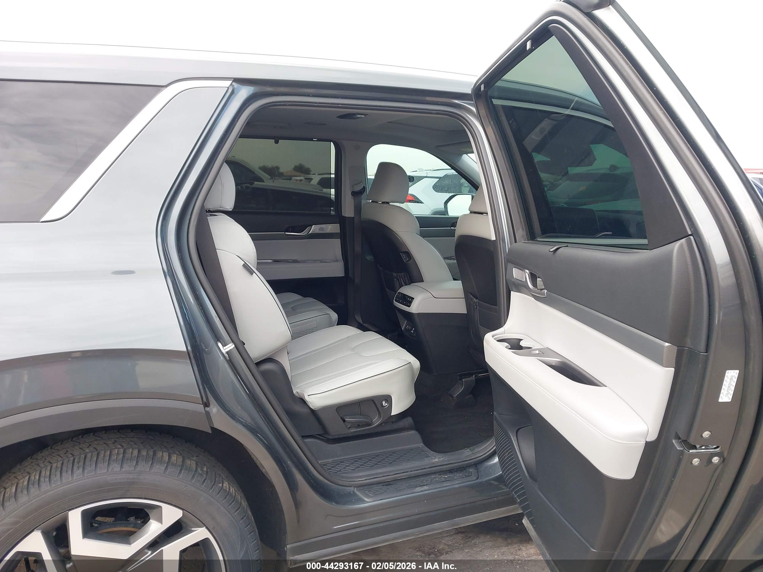 HYUNDAI PALISADE image 8