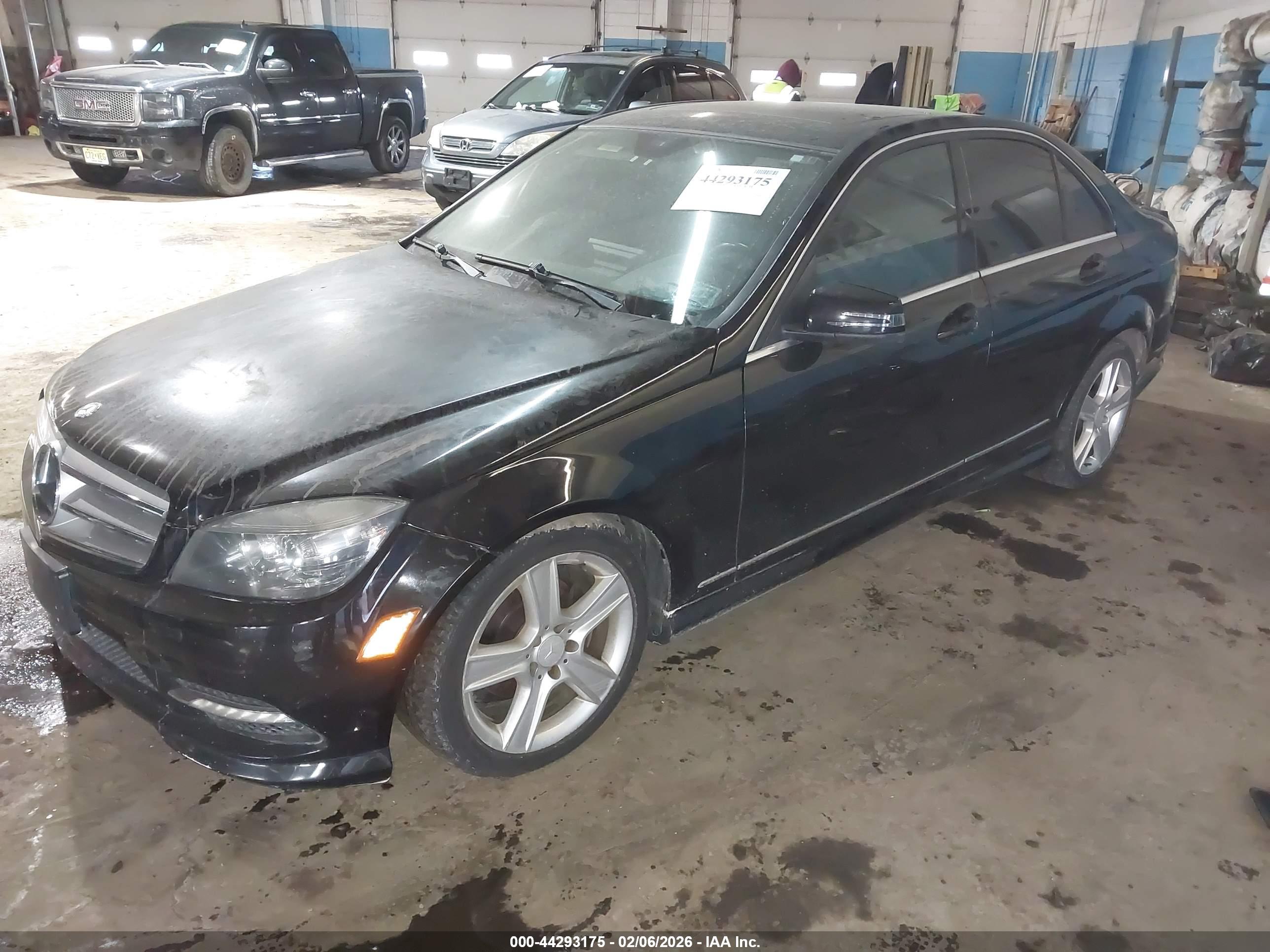 MERCEDES-BENZ C image 2