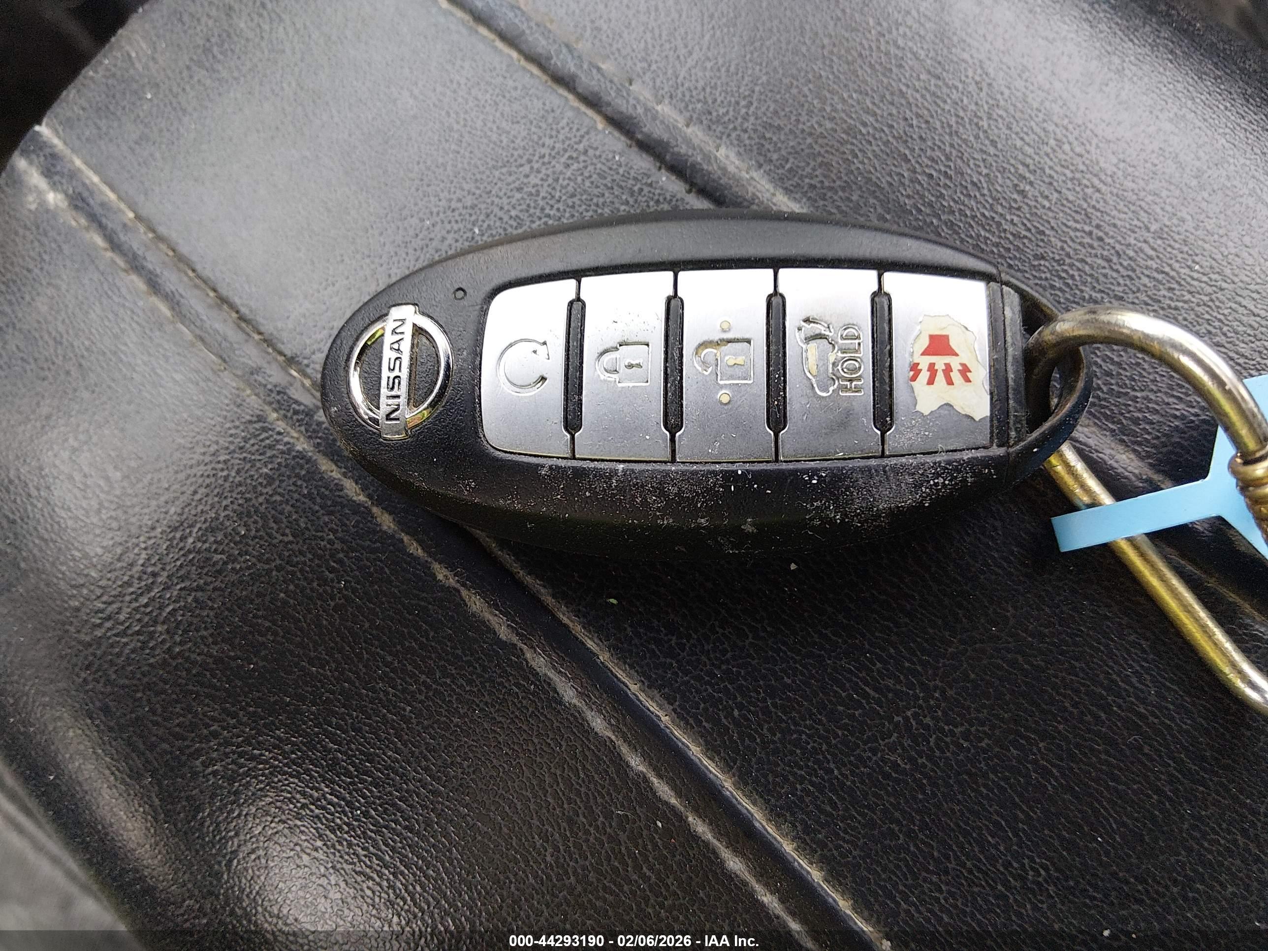 NISSAN ROGUE image 11