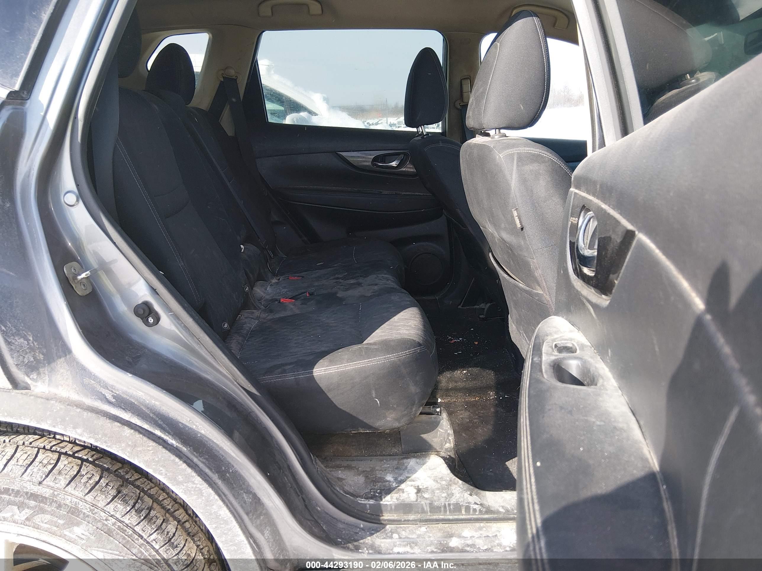 NISSAN ROGUE image 8
