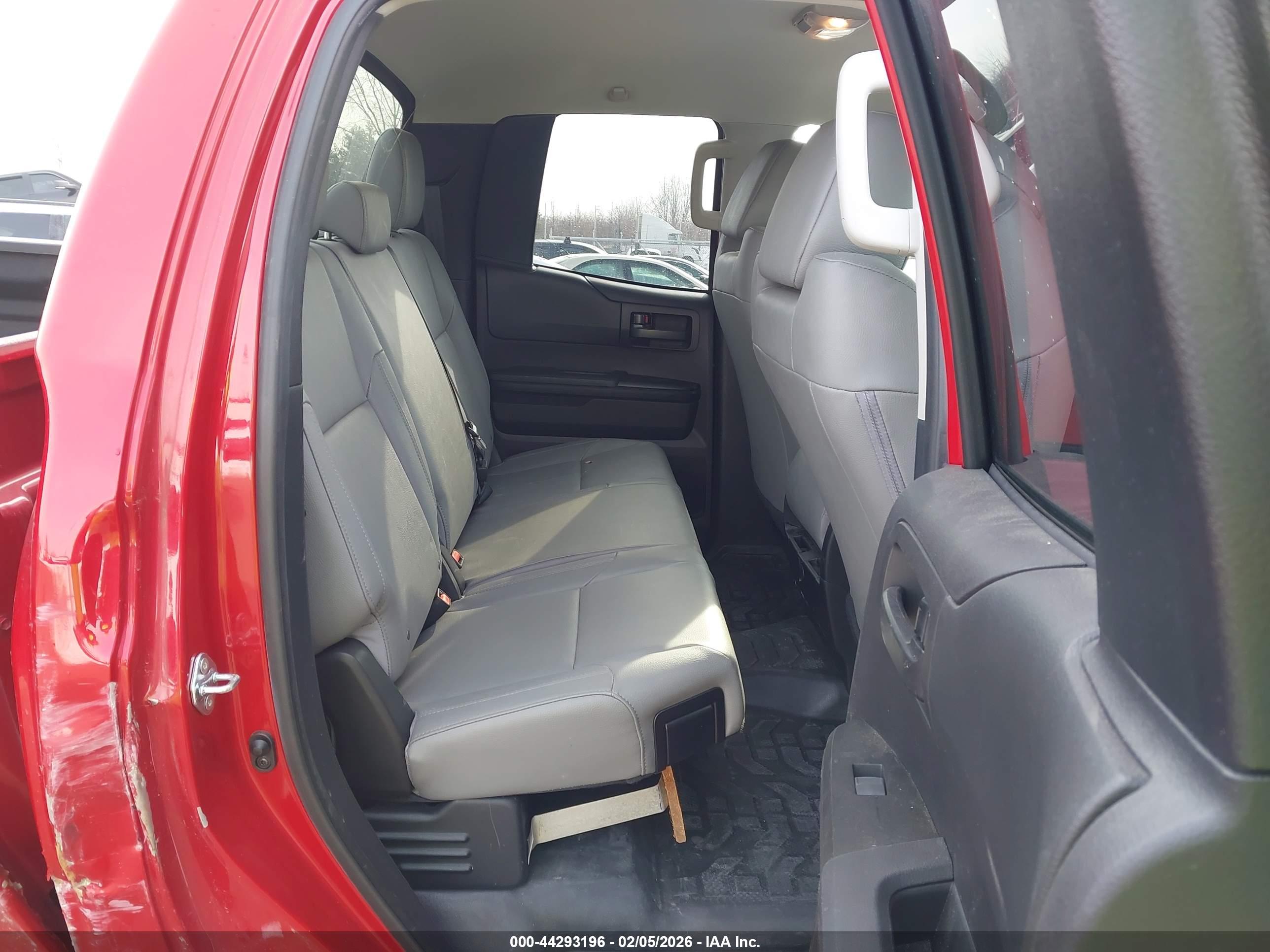 TOYOTA TUNDRA image 8
