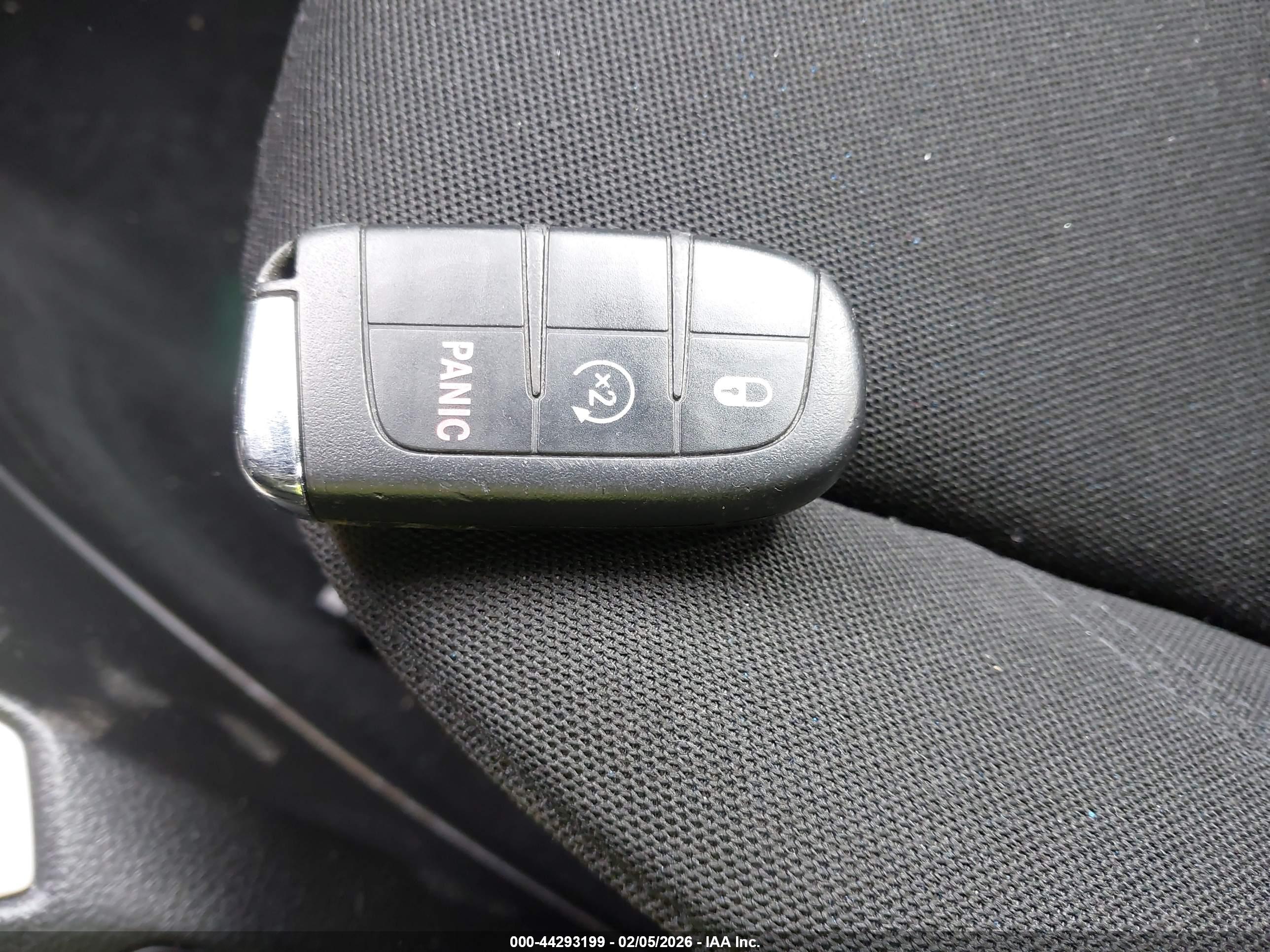 JEEP RENEGADE image 11