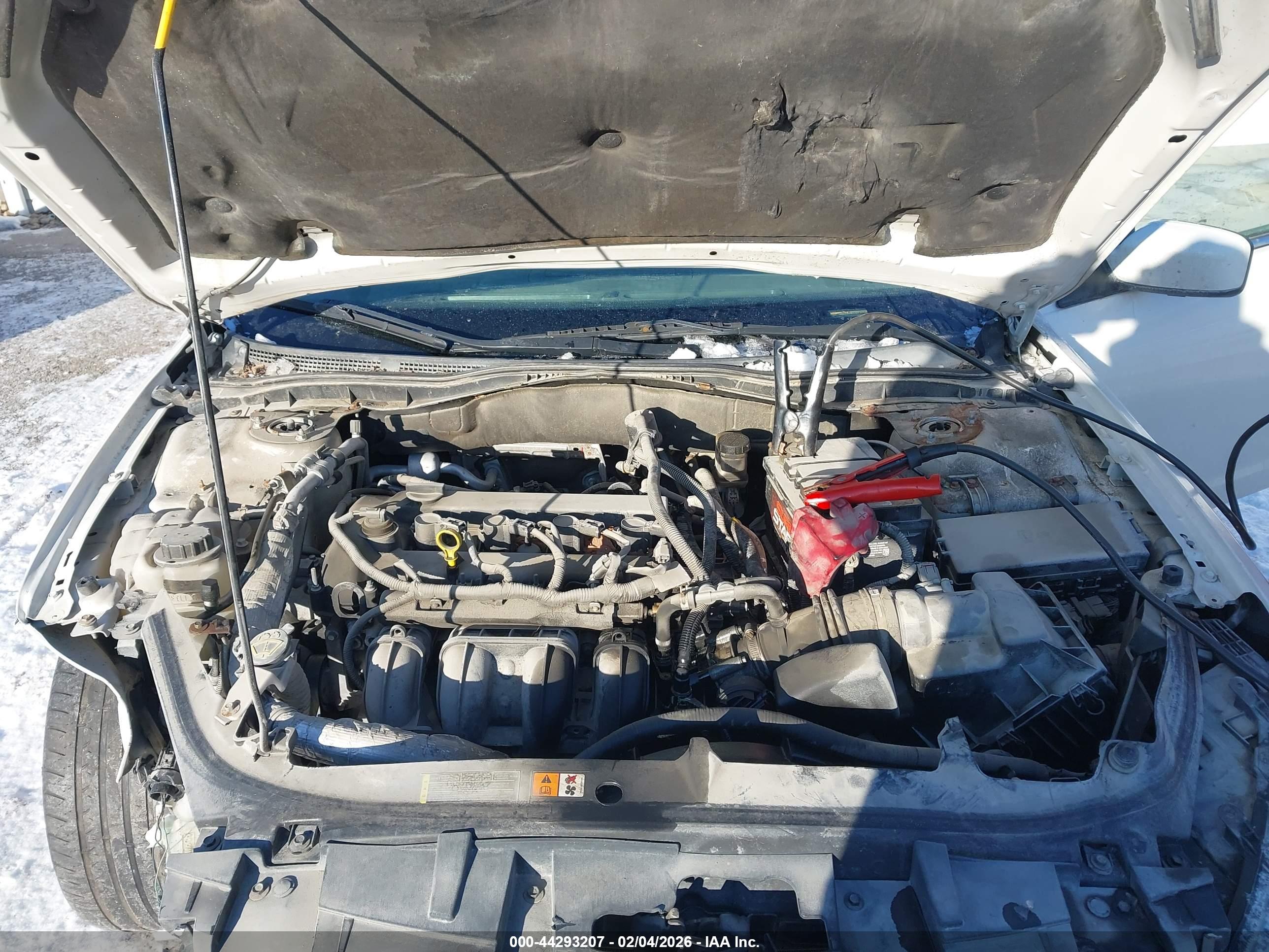 FORD FUSION image 10