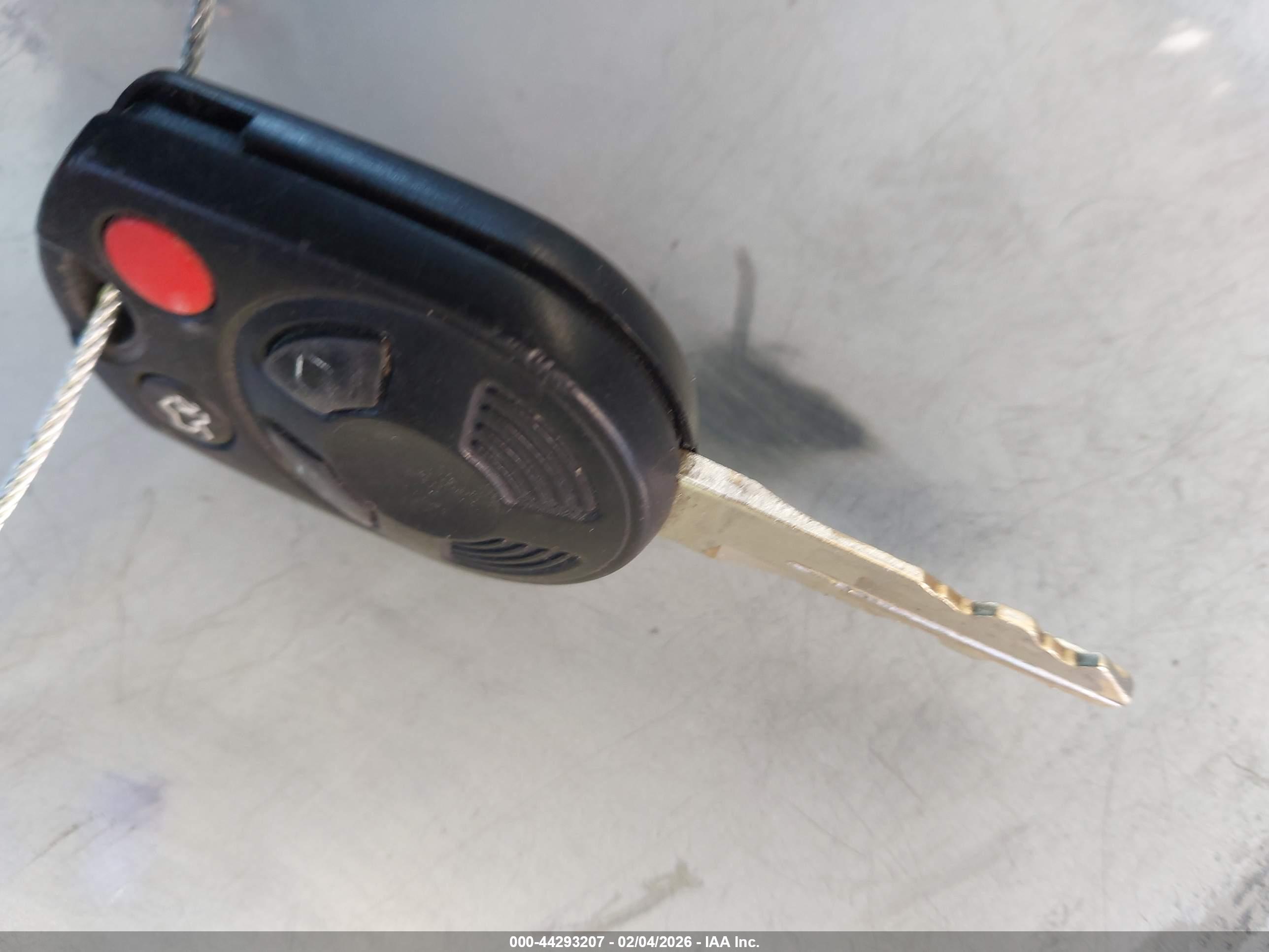 FORD FUSION image 11