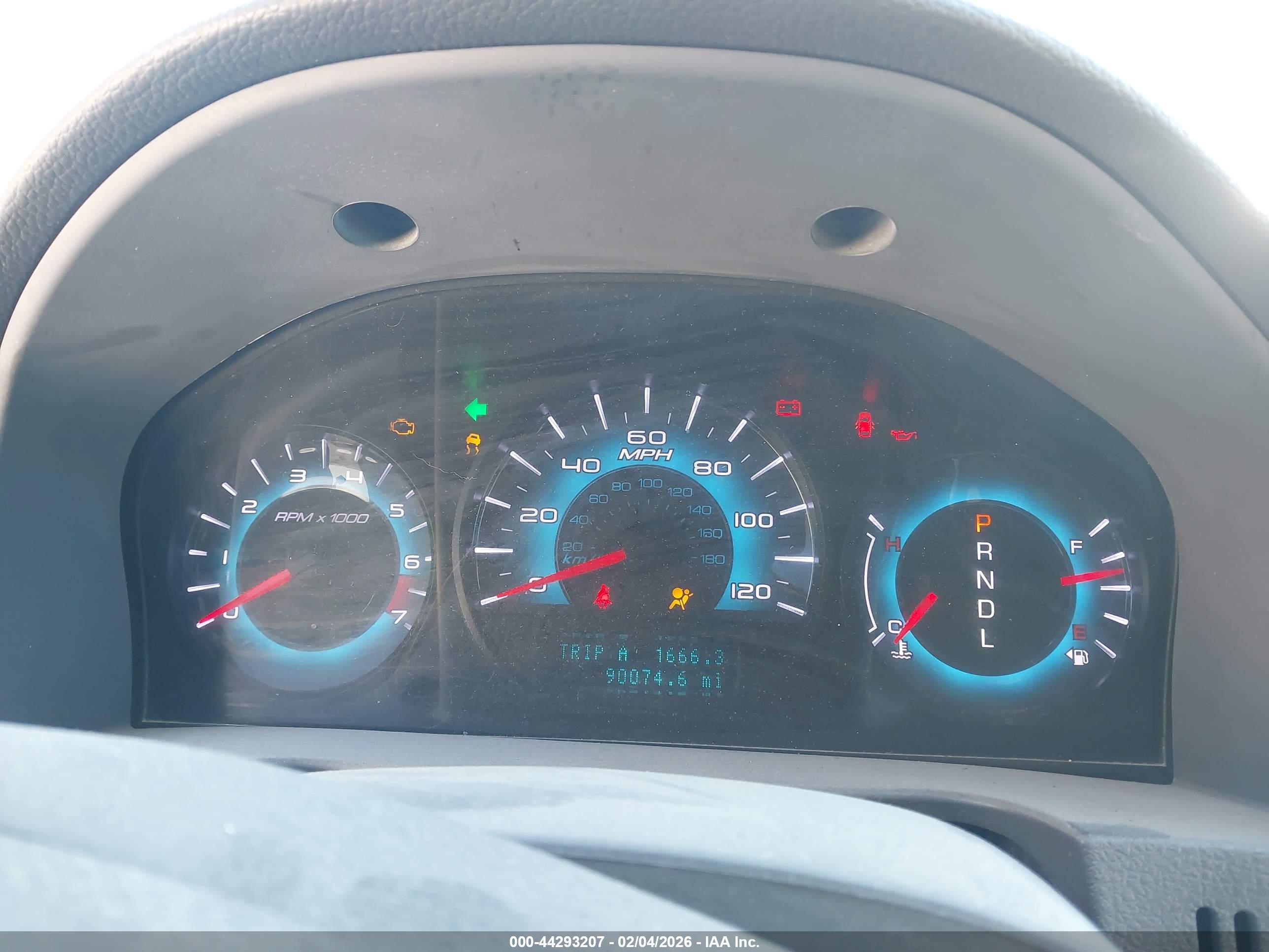 FORD FUSION image 7