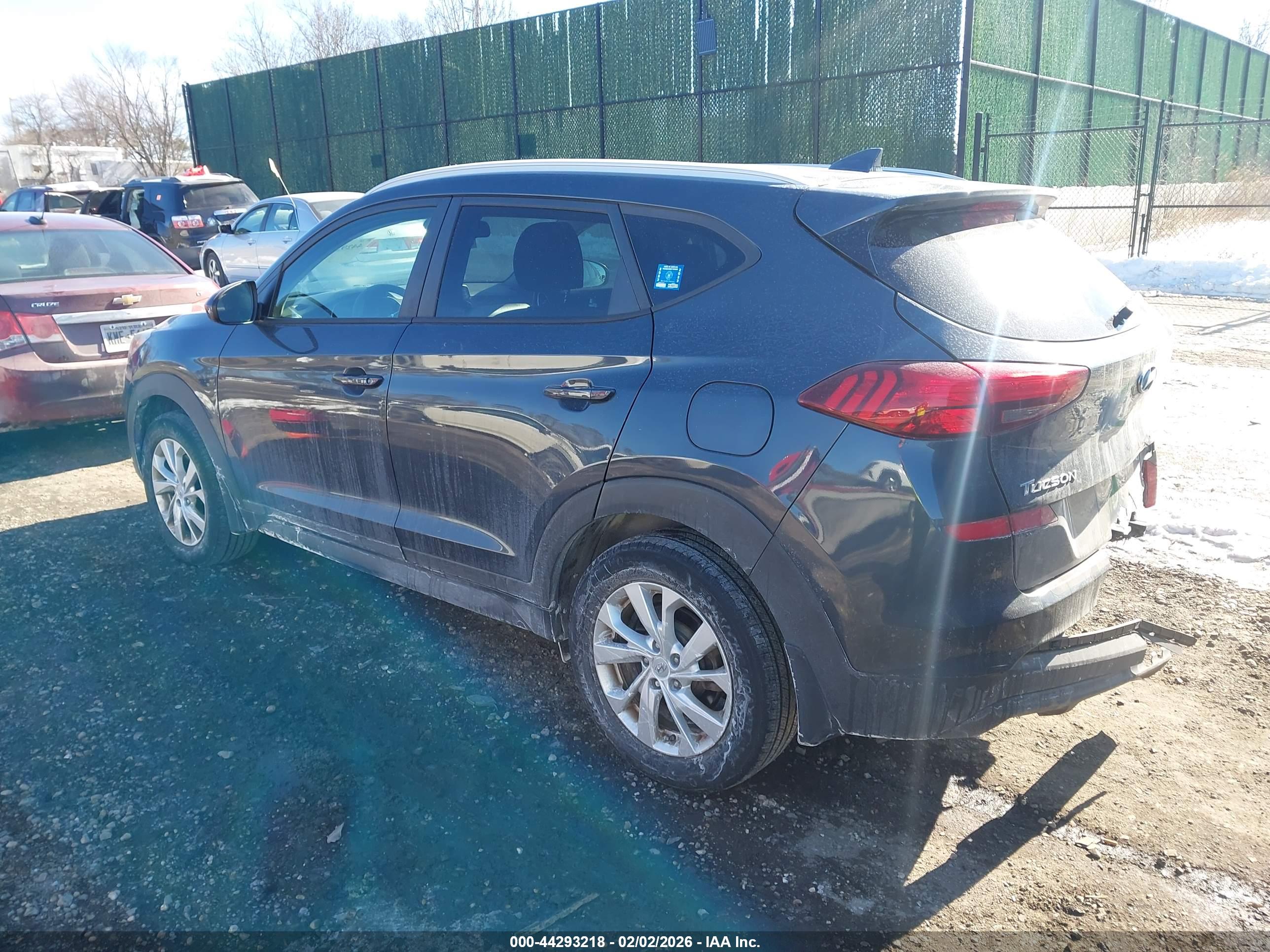 HYUNDAI TUCSON image 3