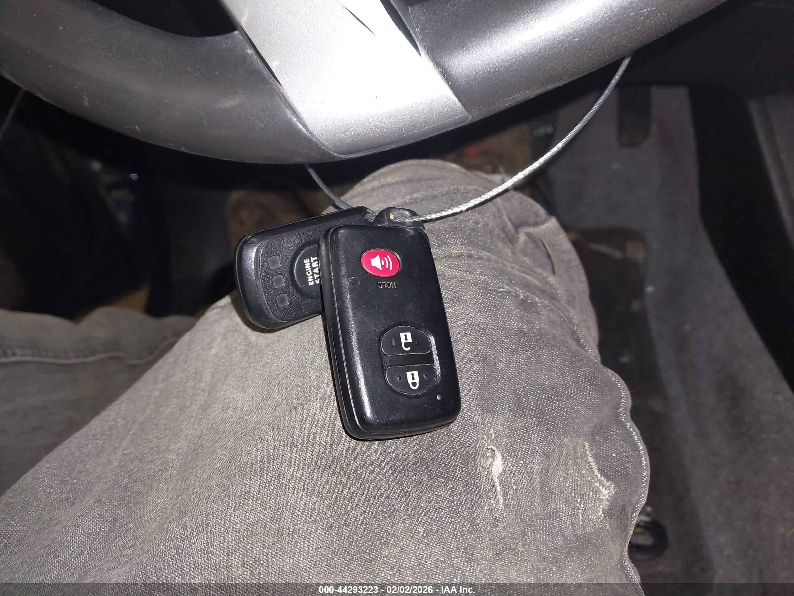 TOYOTA PRIUS image 11