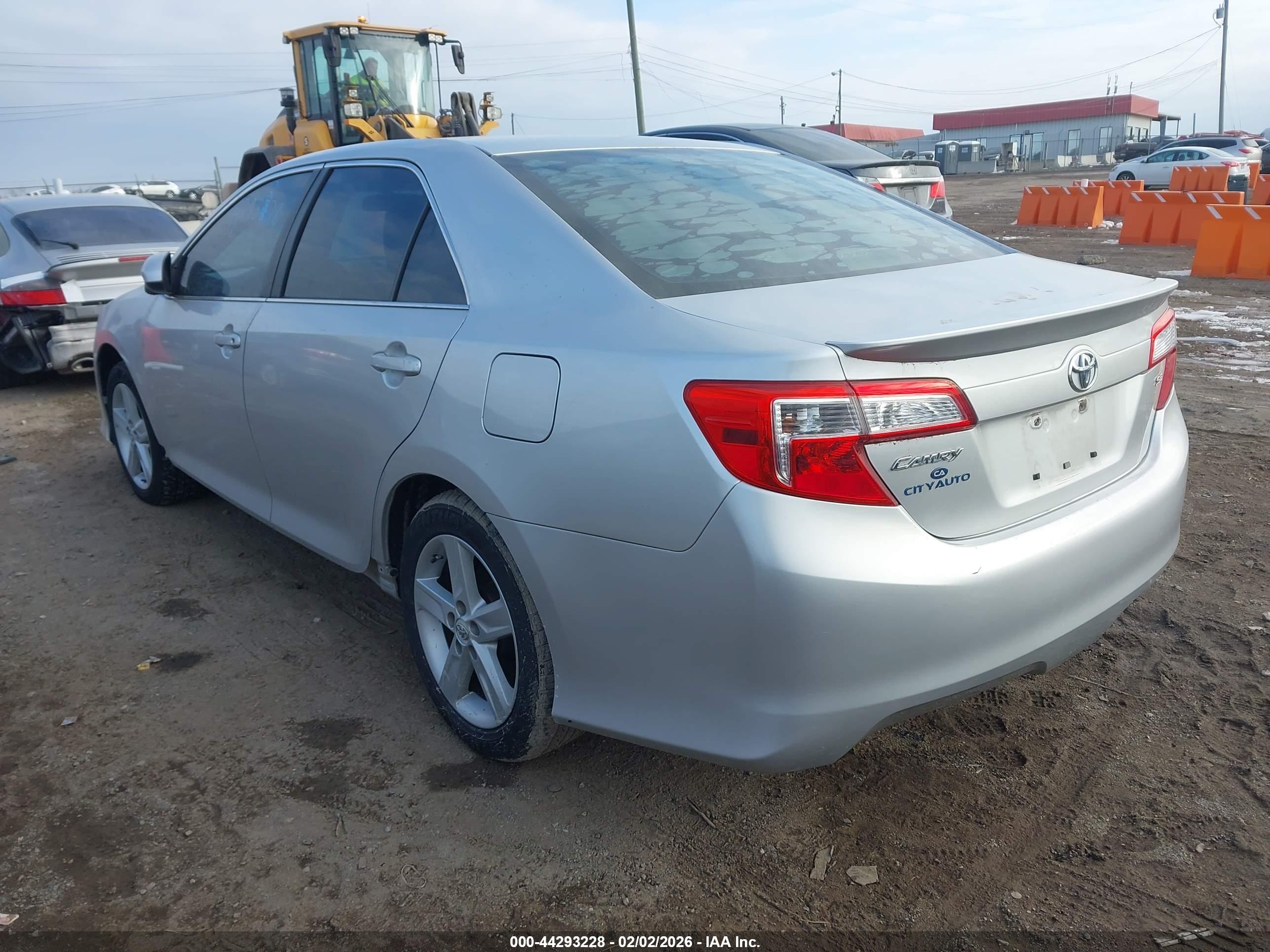 TOYOTA CAMRY image 3