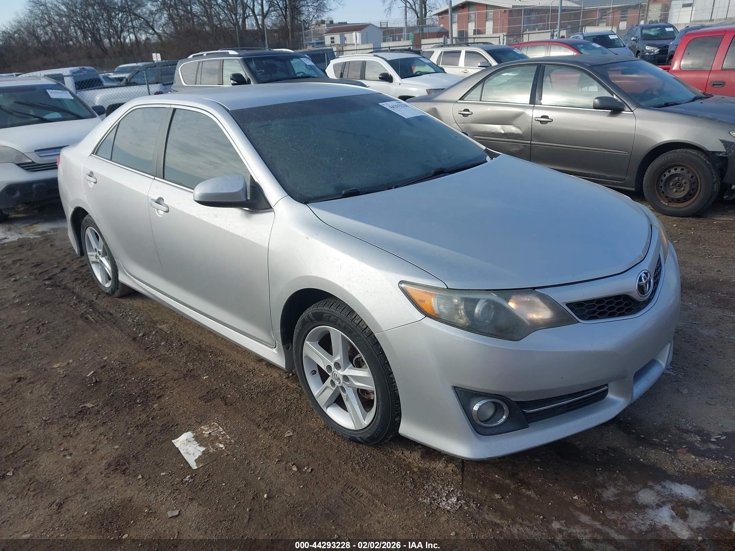 TOYOTA CAMRY image 6