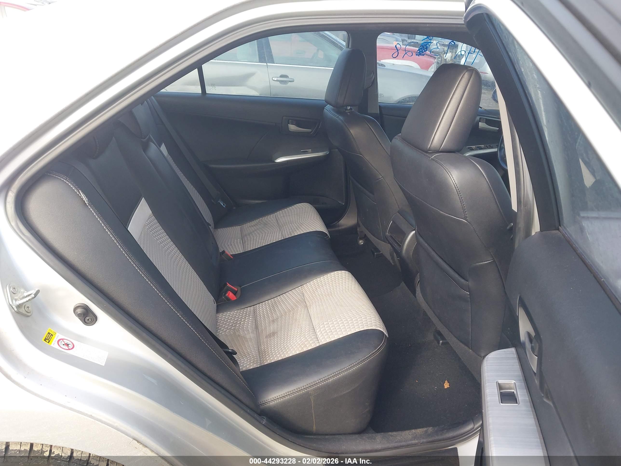 TOYOTA CAMRY image 8