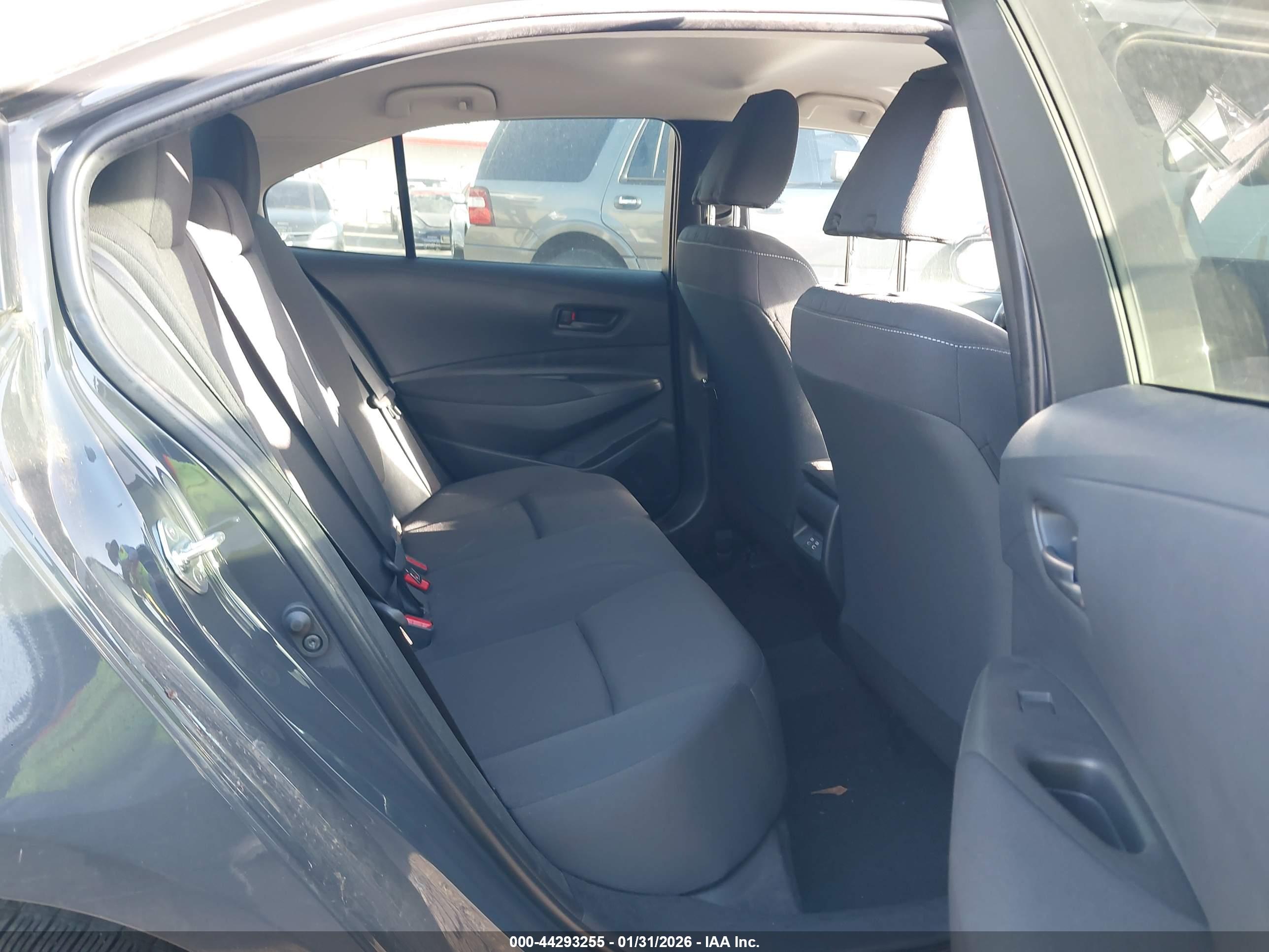 TOYOTA COROLLA image 8