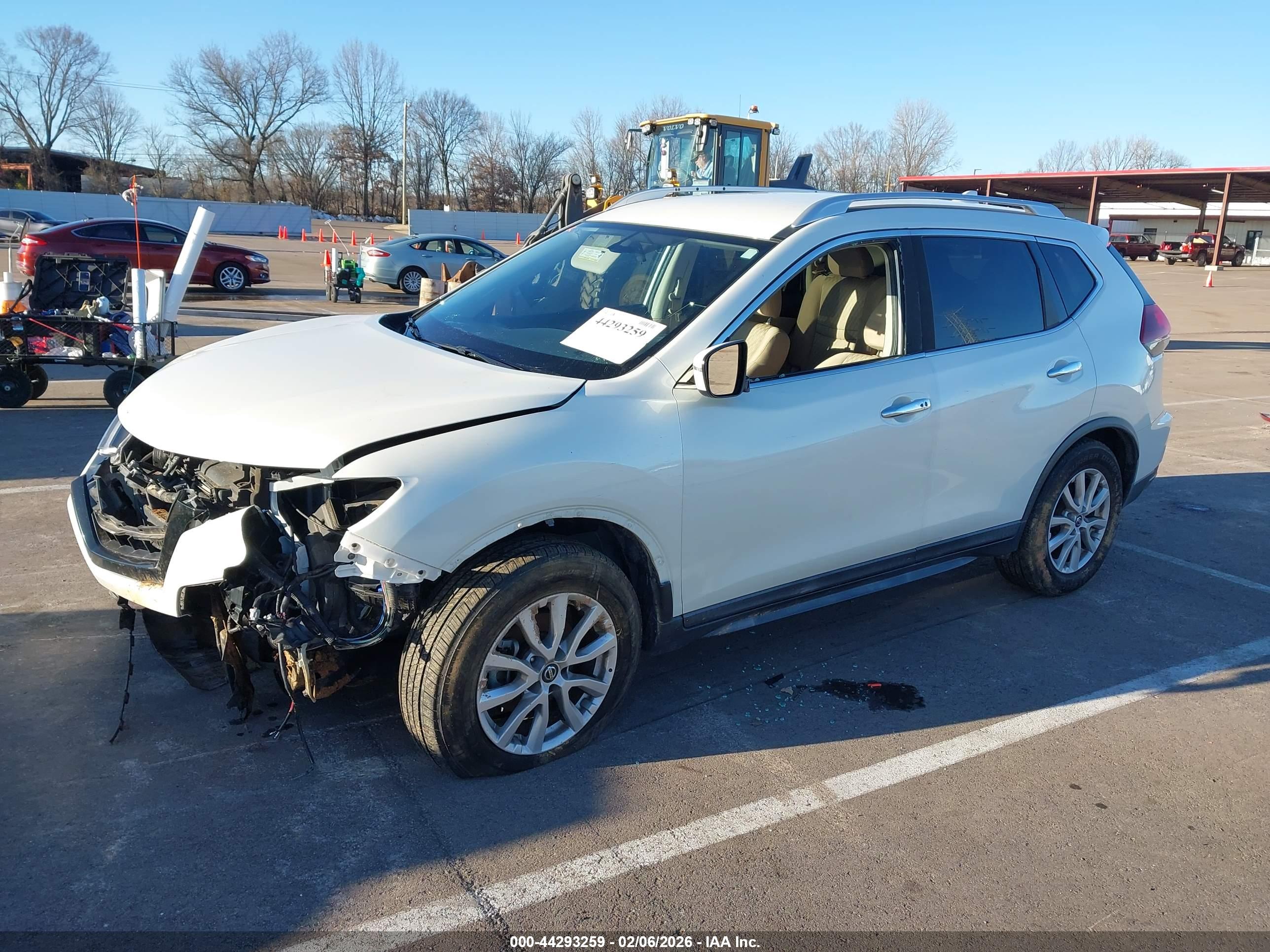 NISSAN ROGUE image 2