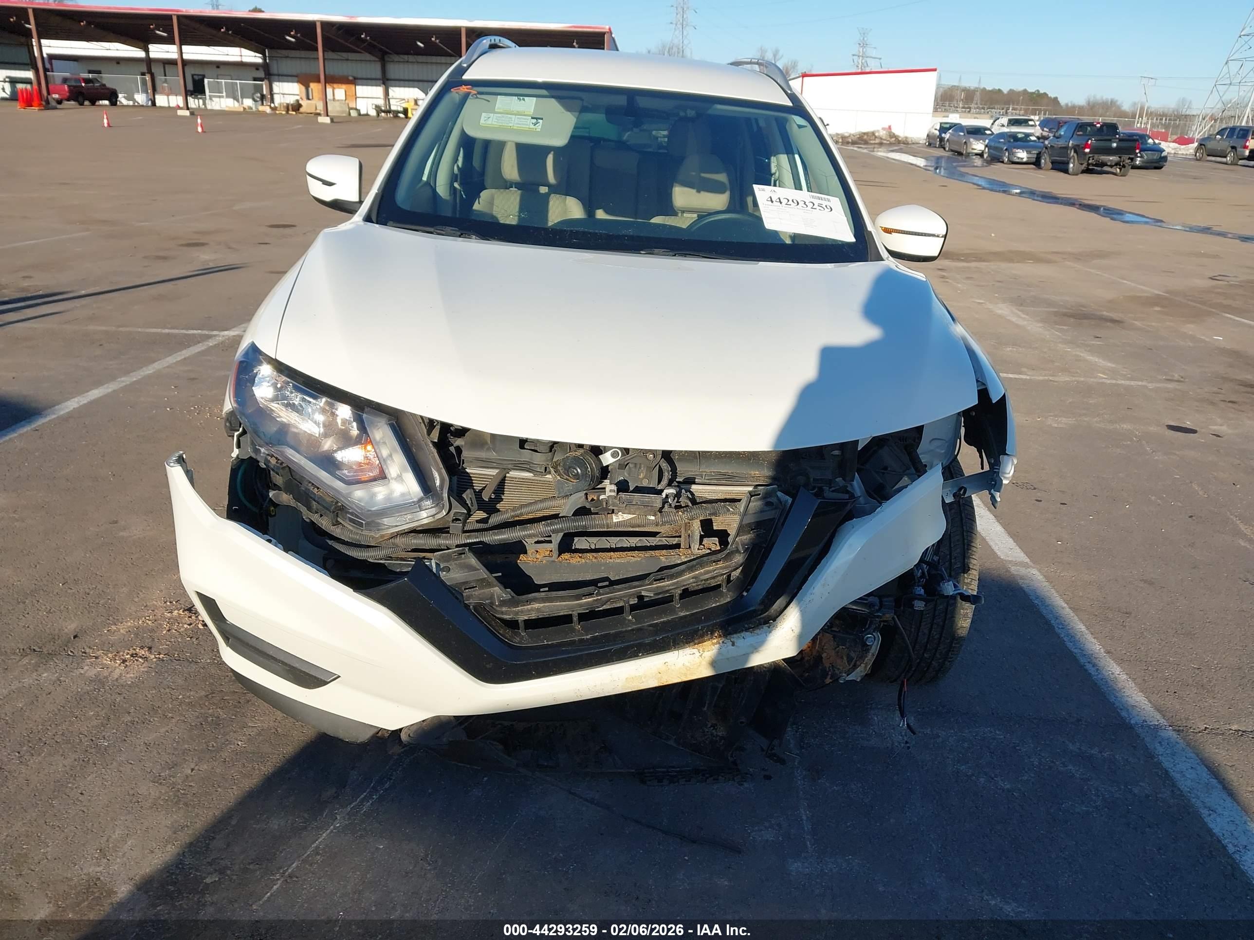 NISSAN ROGUE image 6
