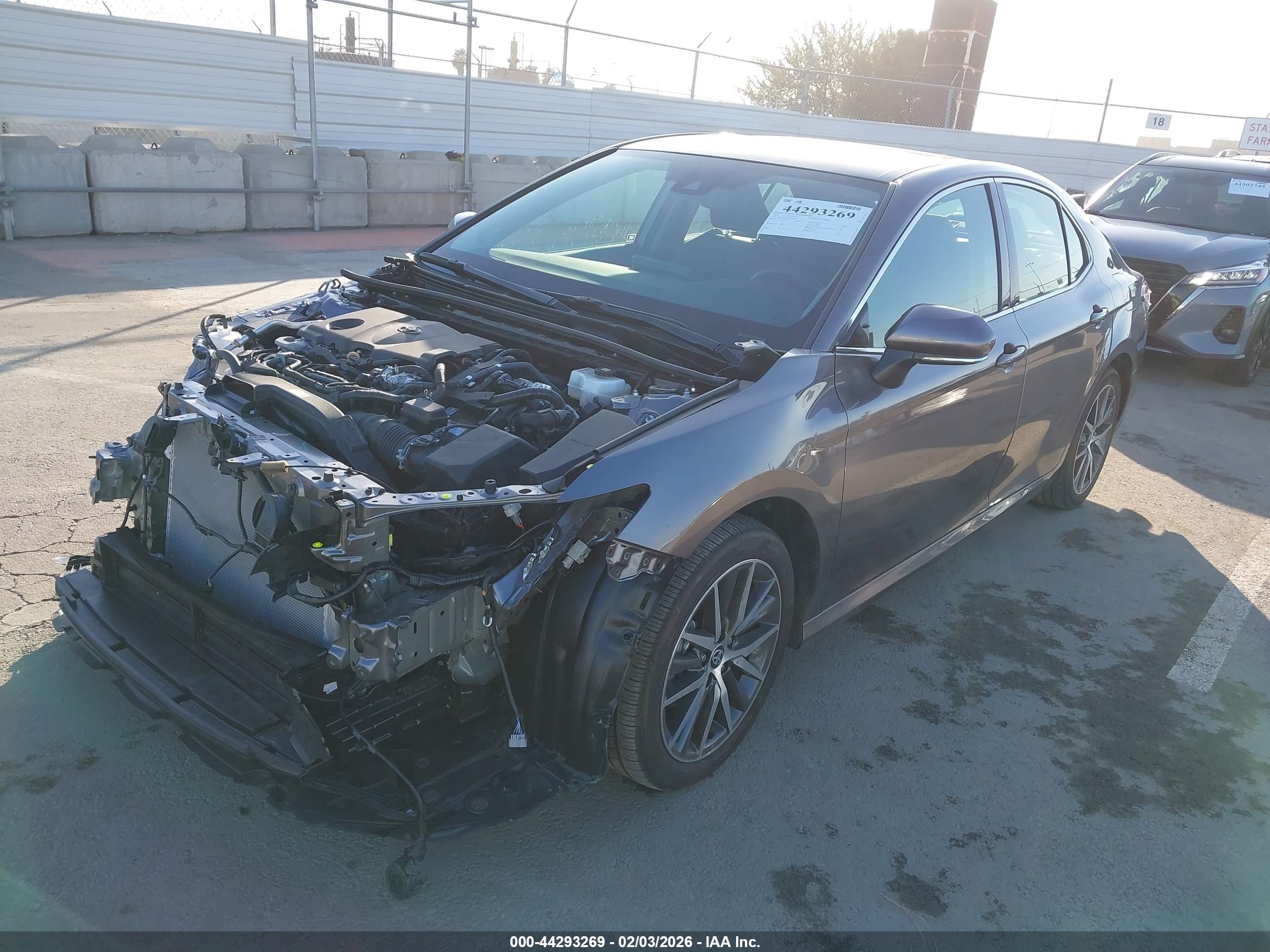 TOYOTA CAMRY image 6