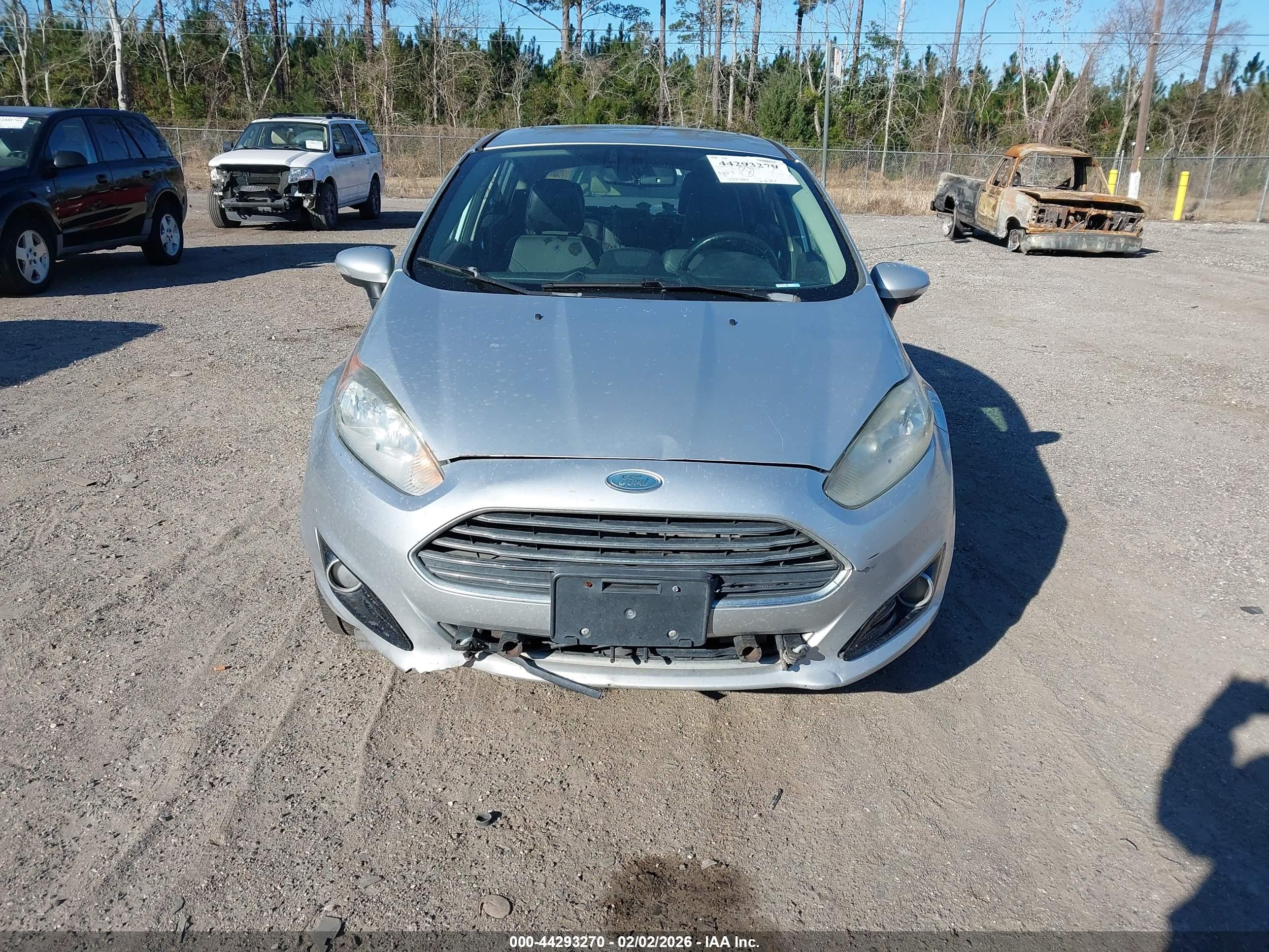FORD FIESTA image 6