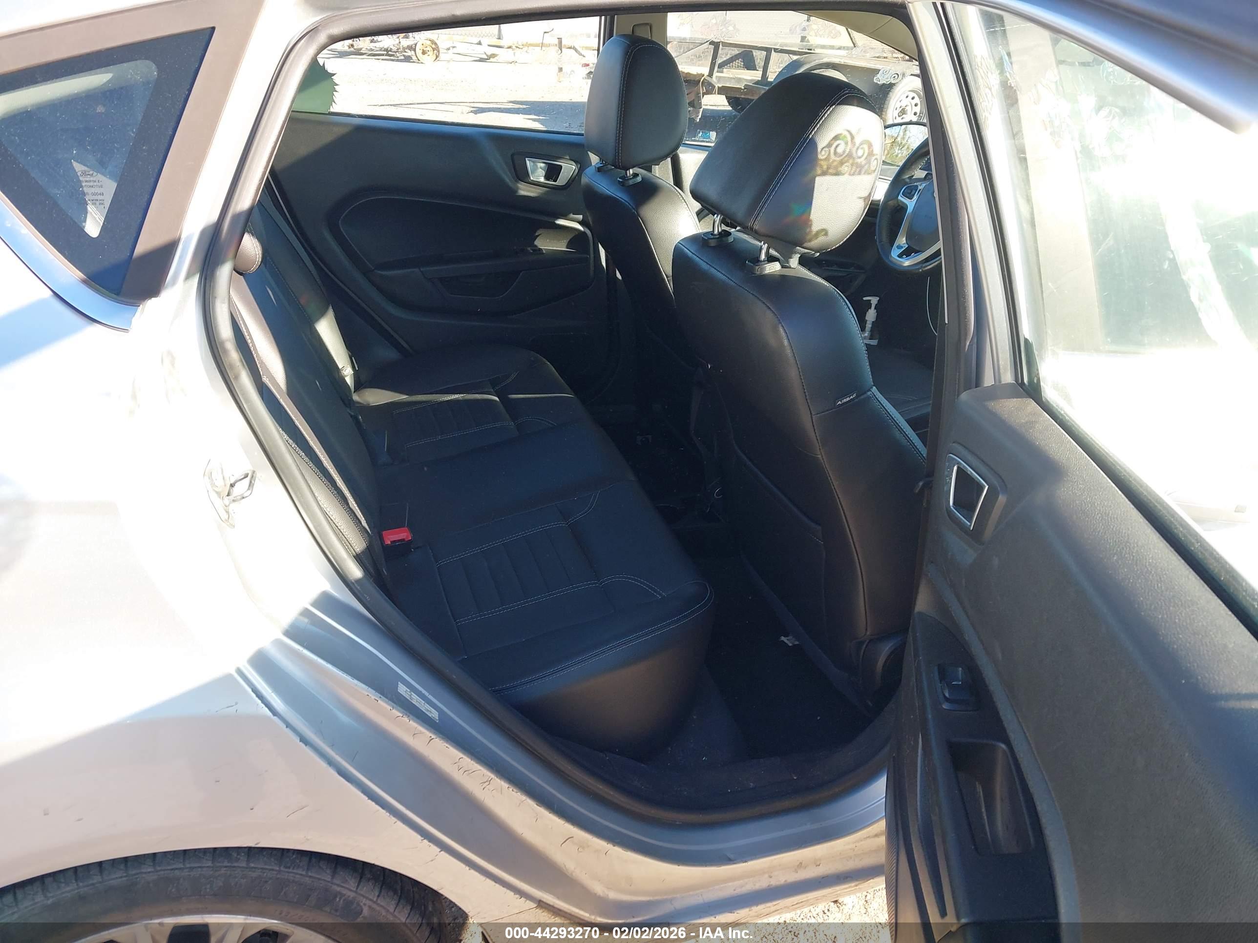 FORD FIESTA image 8