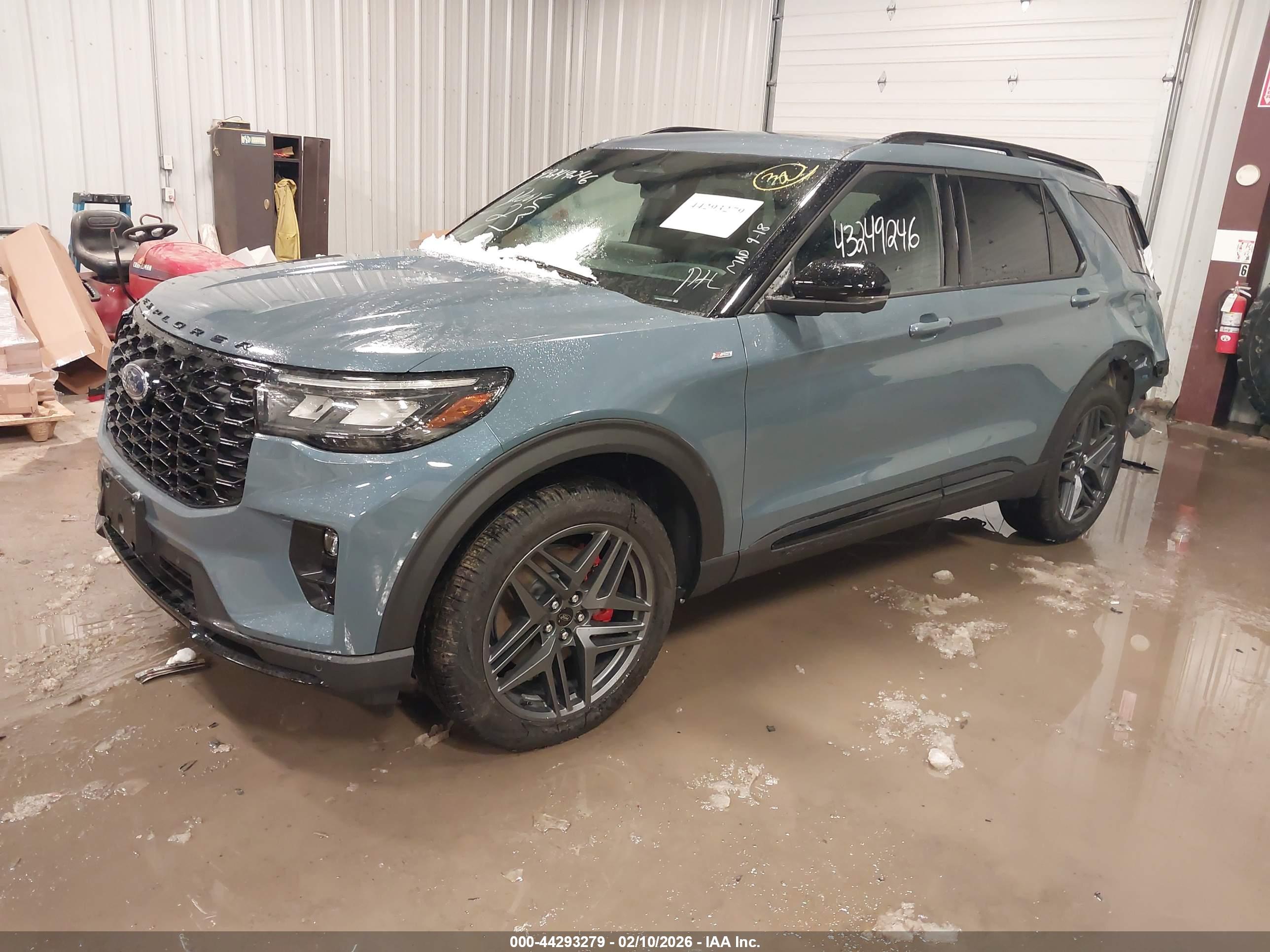 FORD EXPLORER image 2