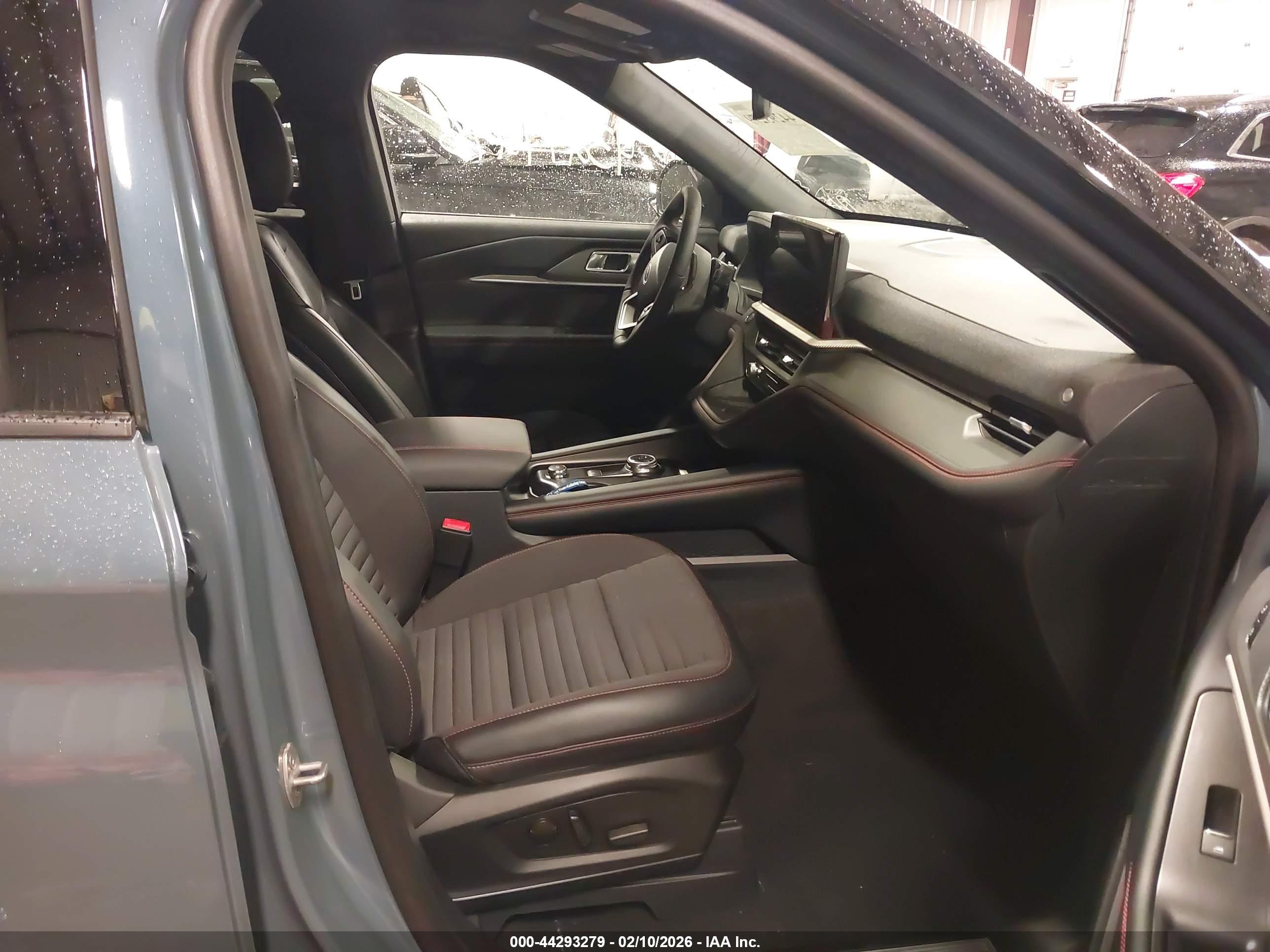 FORD EXPLORER image 5