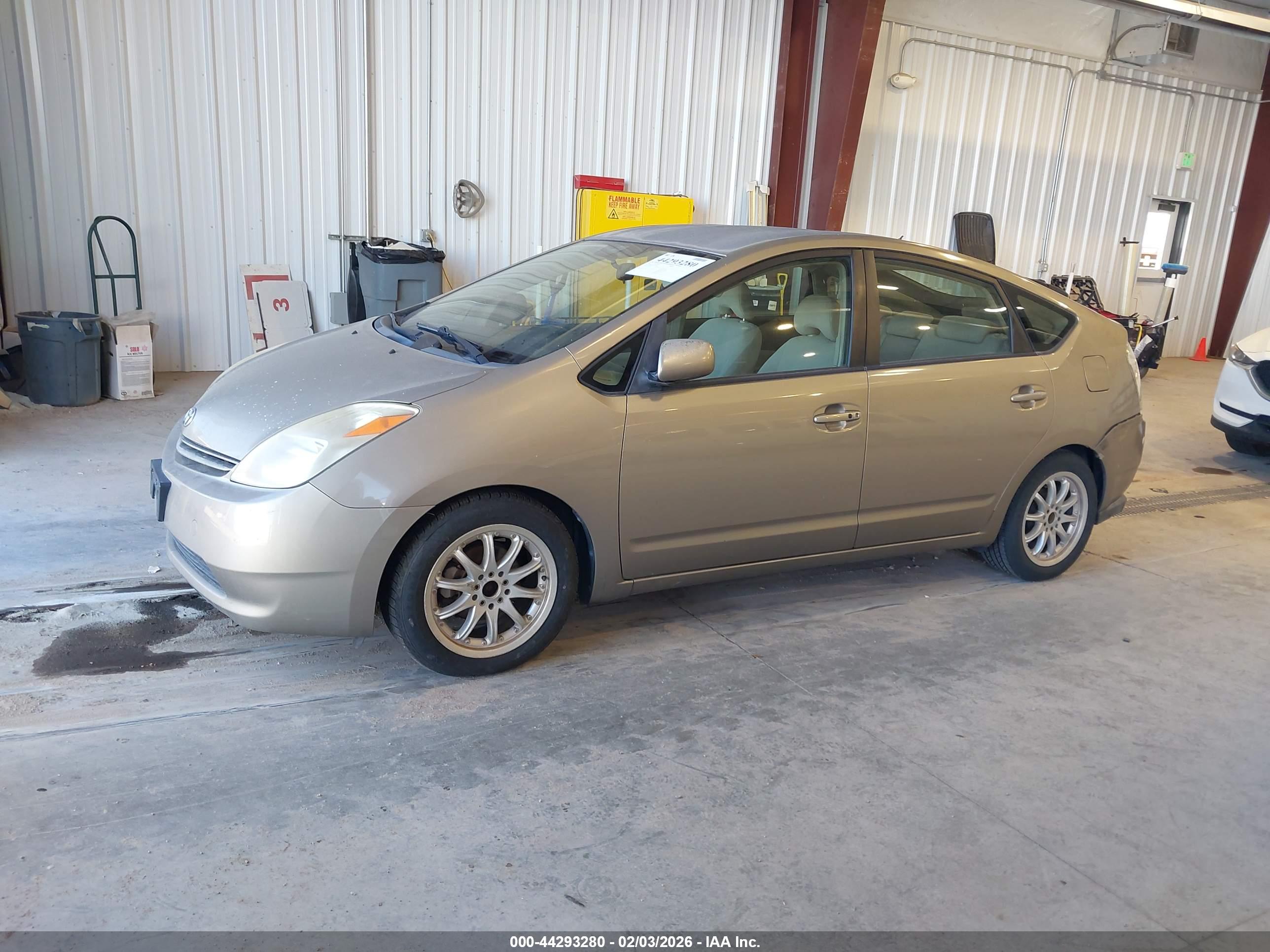 TOYOTA PRIUS image 2