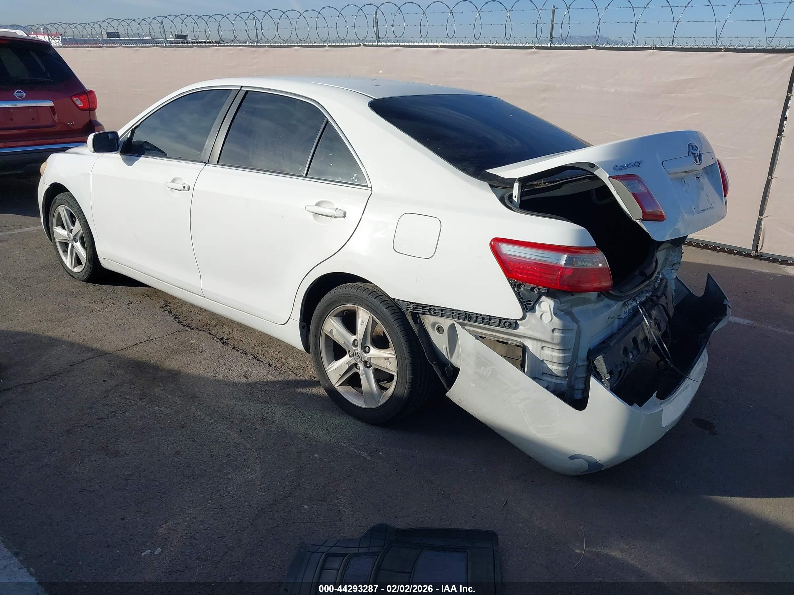 TOYOTA CAMRY image 3