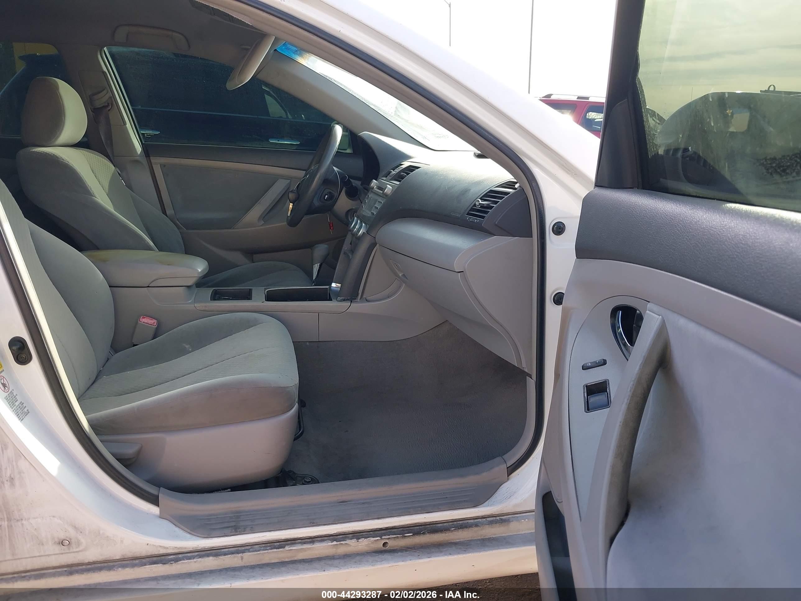 TOYOTA CAMRY image 5