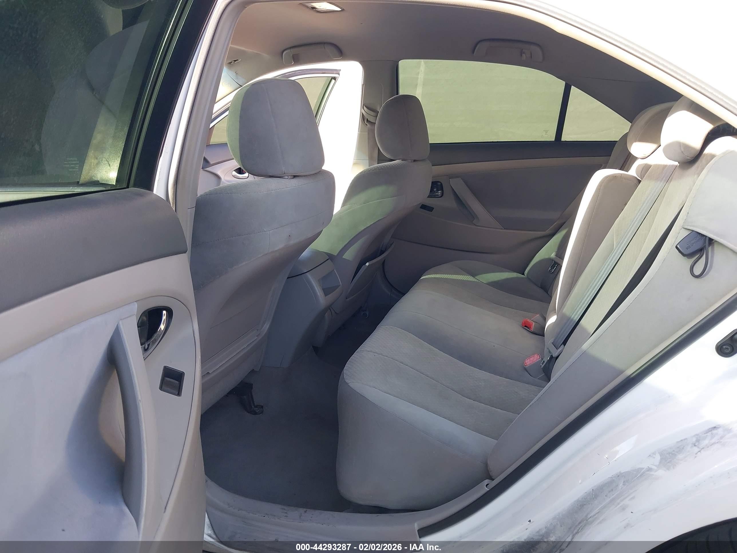 TOYOTA CAMRY image 8