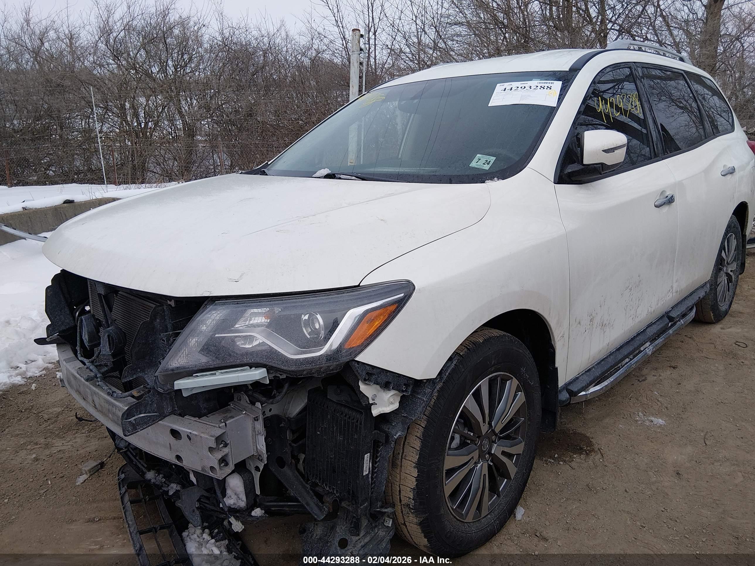 NISSAN PATHFINDER image 6