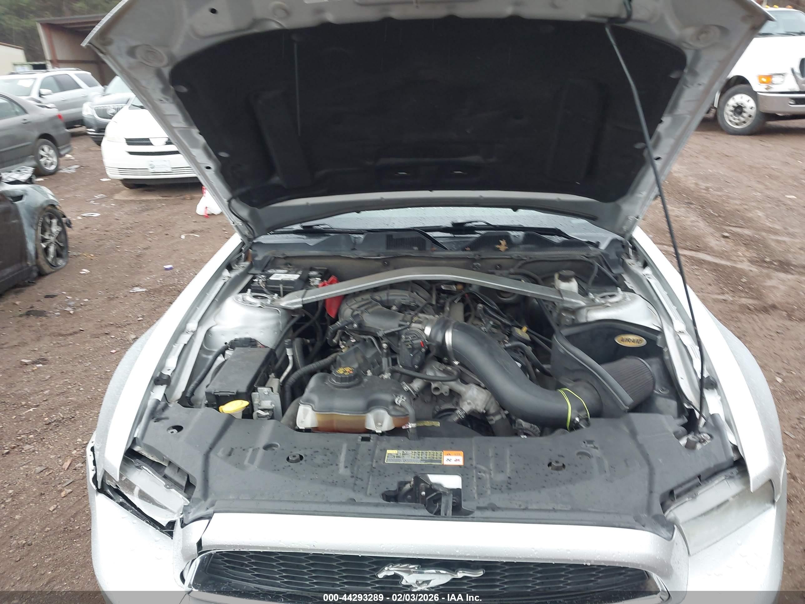 FORD MUSTANG image 10