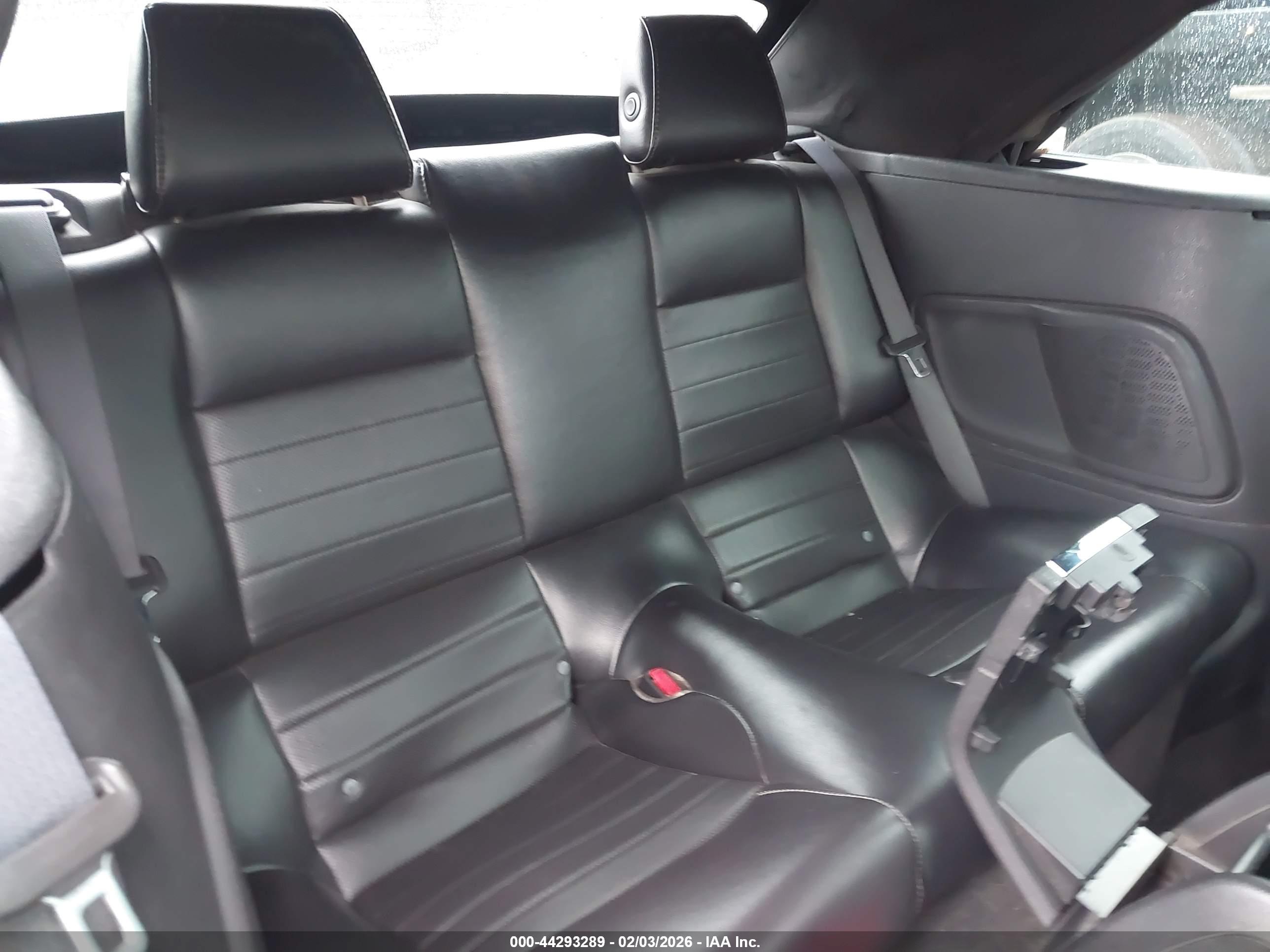 FORD MUSTANG image 8