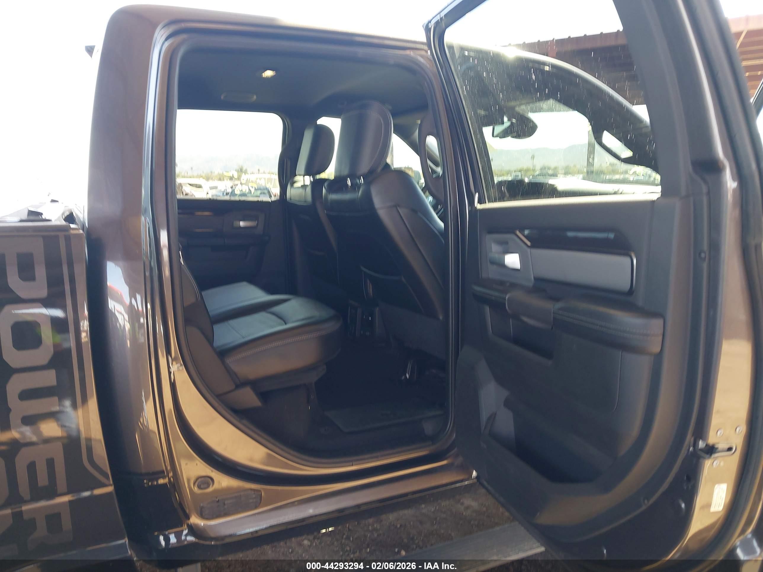 RAM 2500 image 8