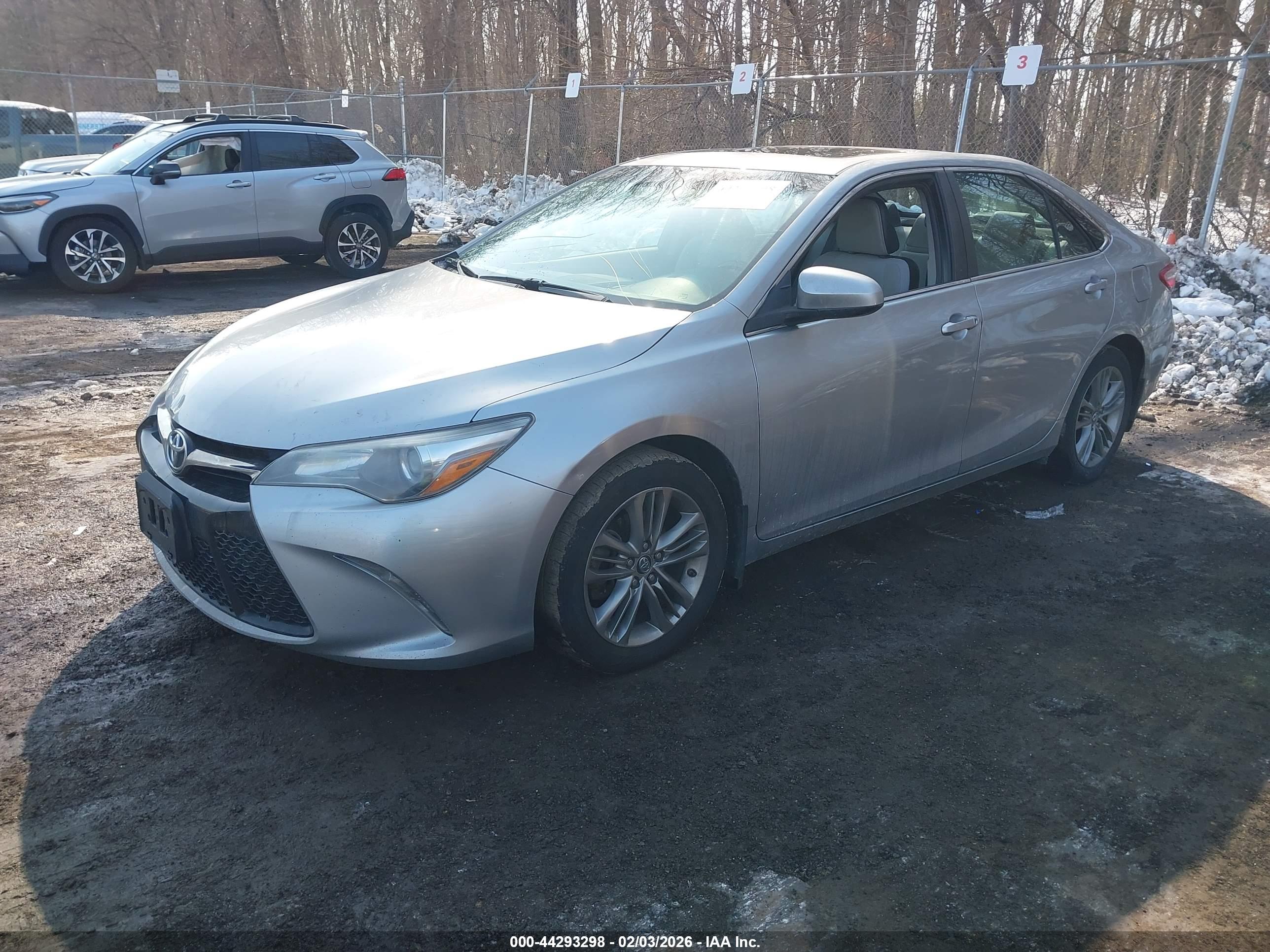 TOYOTA CAMRY image 2
