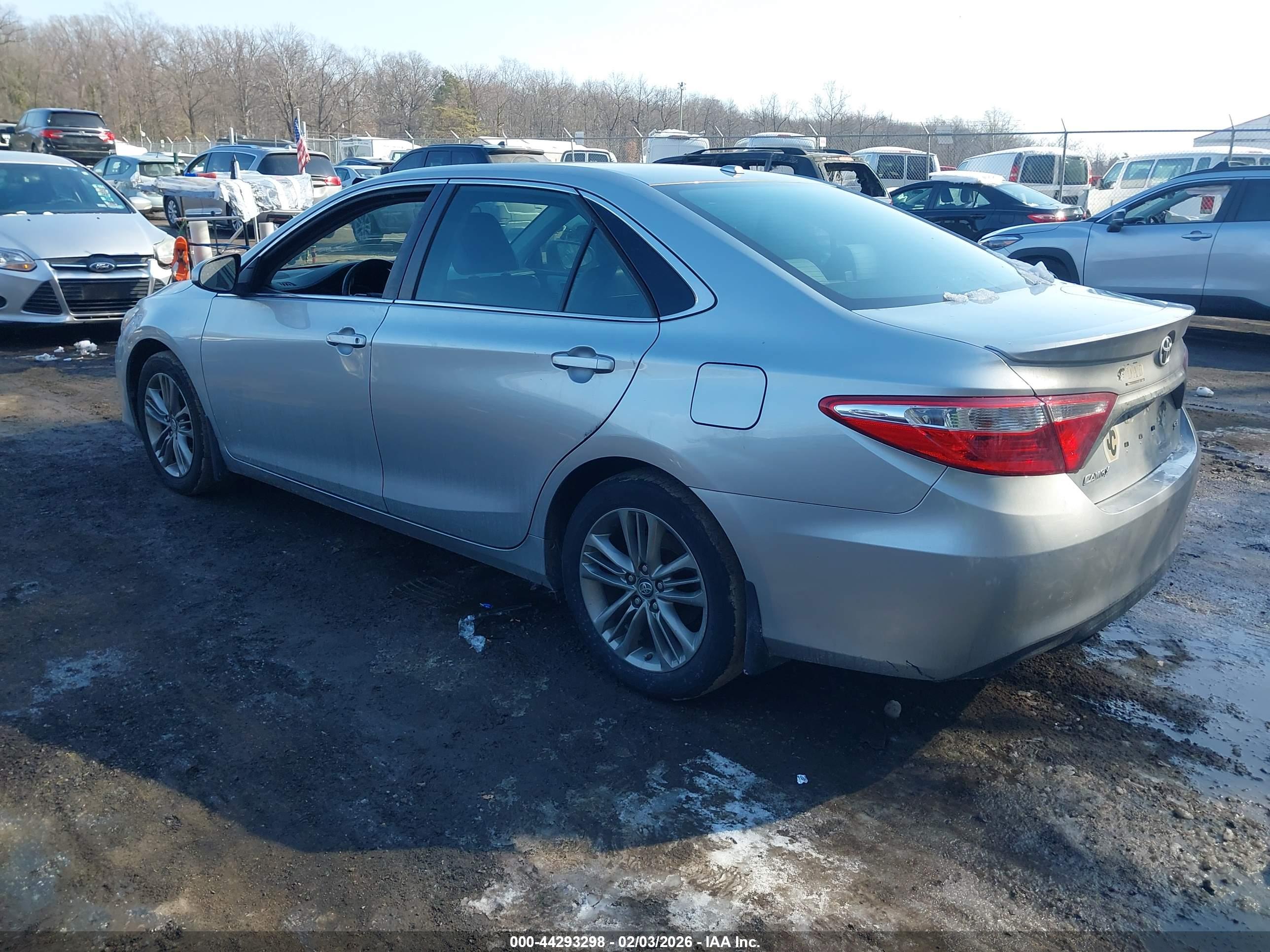 TOYOTA CAMRY image 3
