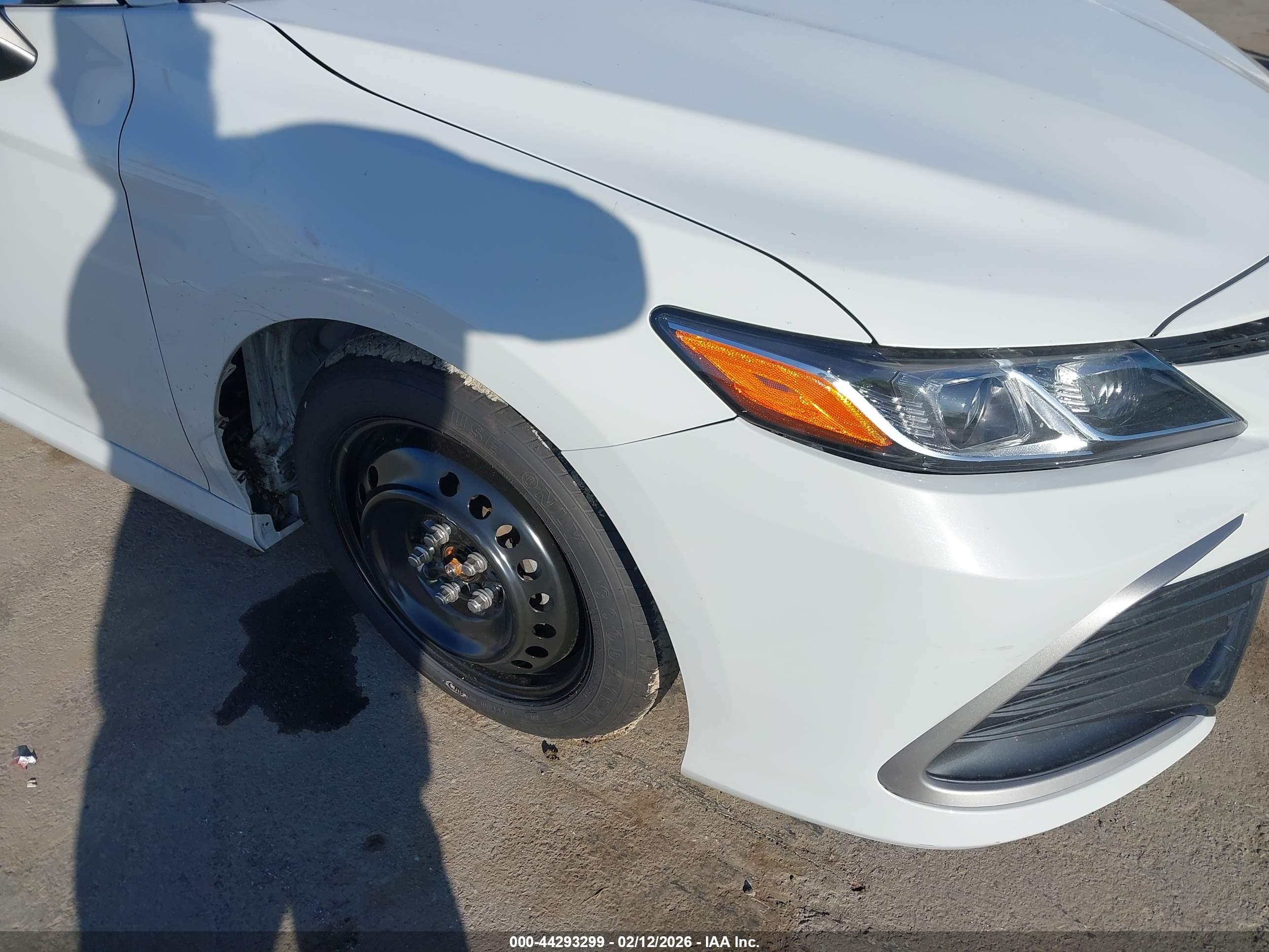 TOYOTA CAMRY image 6