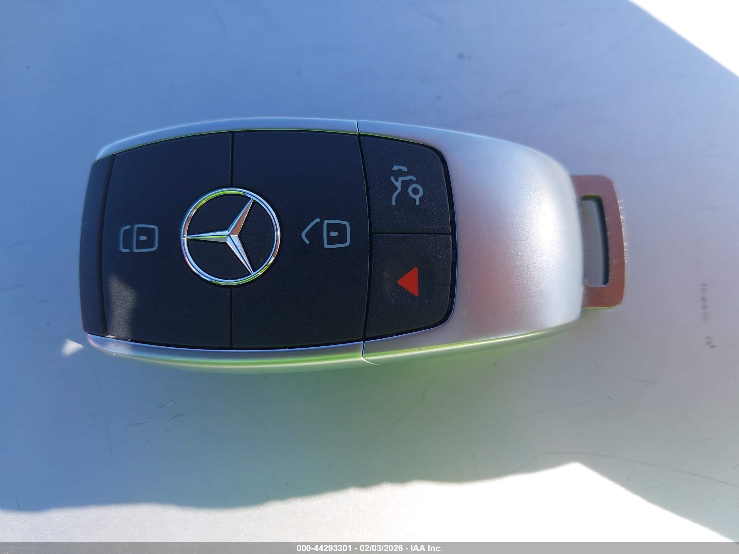 MERCEDES-BENZ GLC image 11