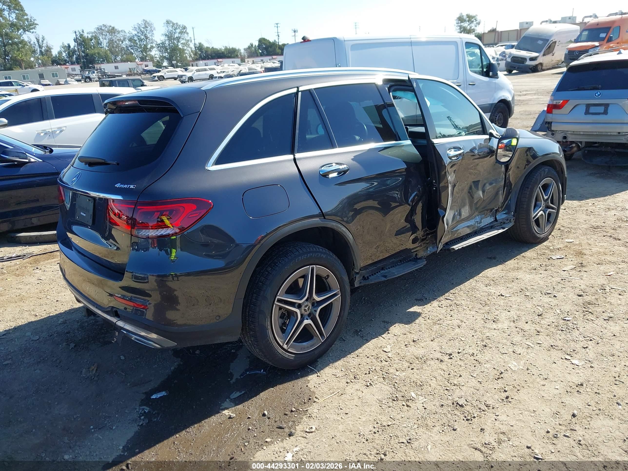 MERCEDES-BENZ GLC image 4