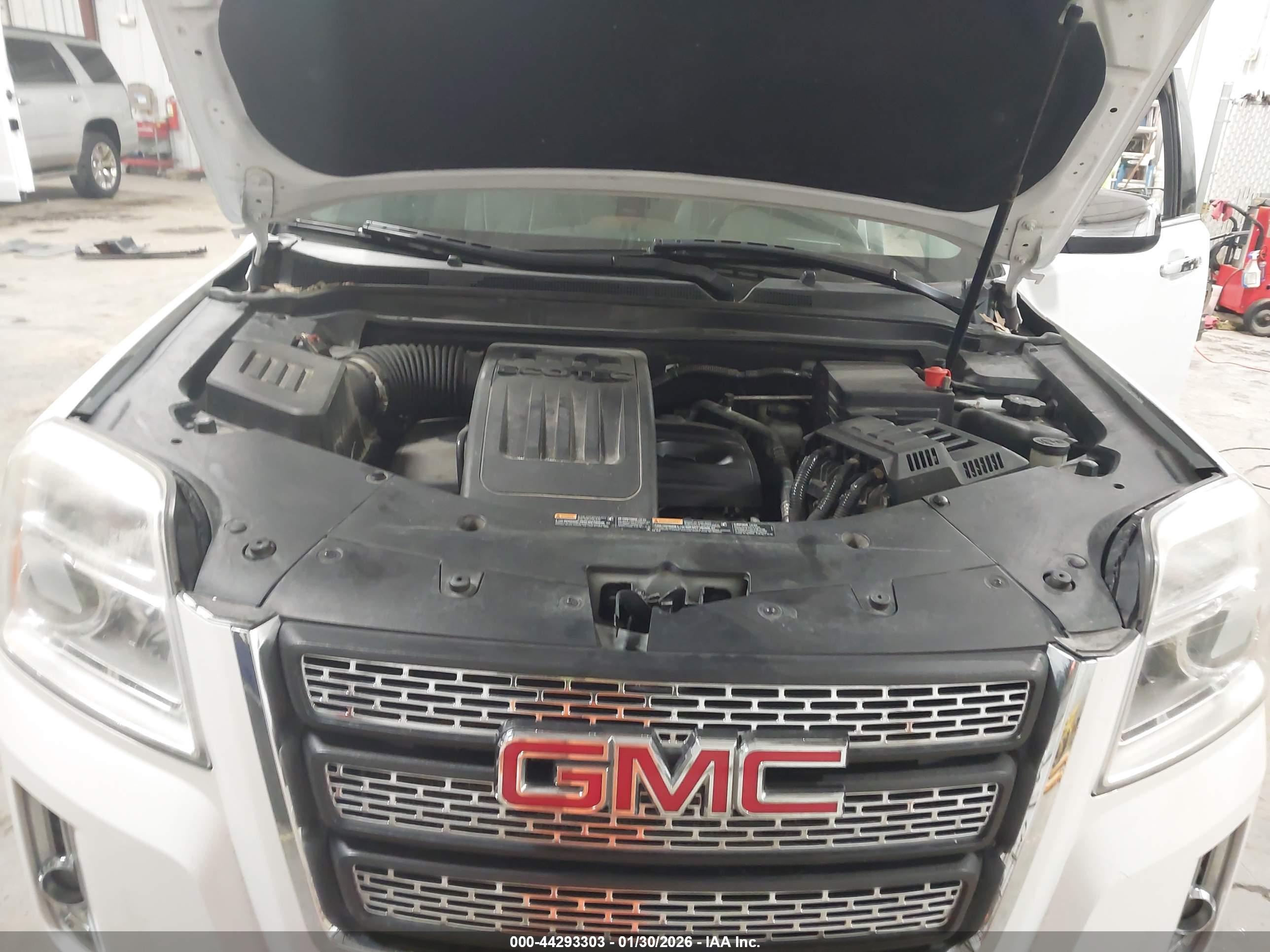 GMC TERRAIN image 10