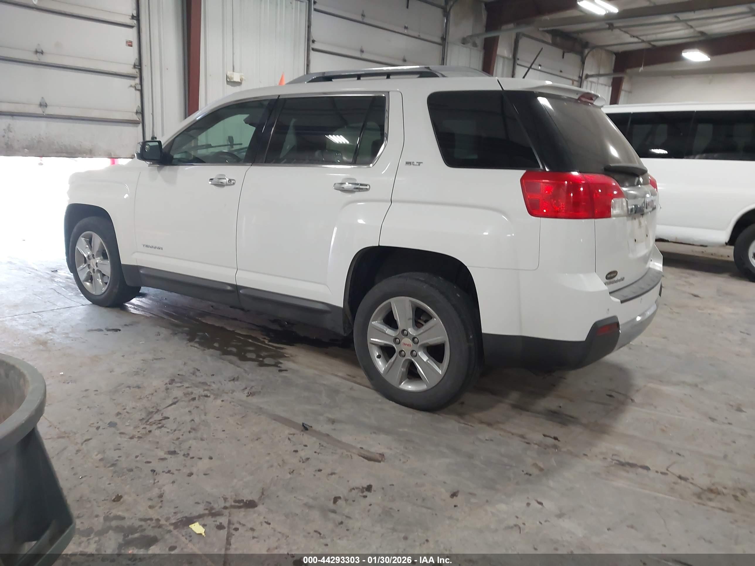 GMC TERRAIN image 3