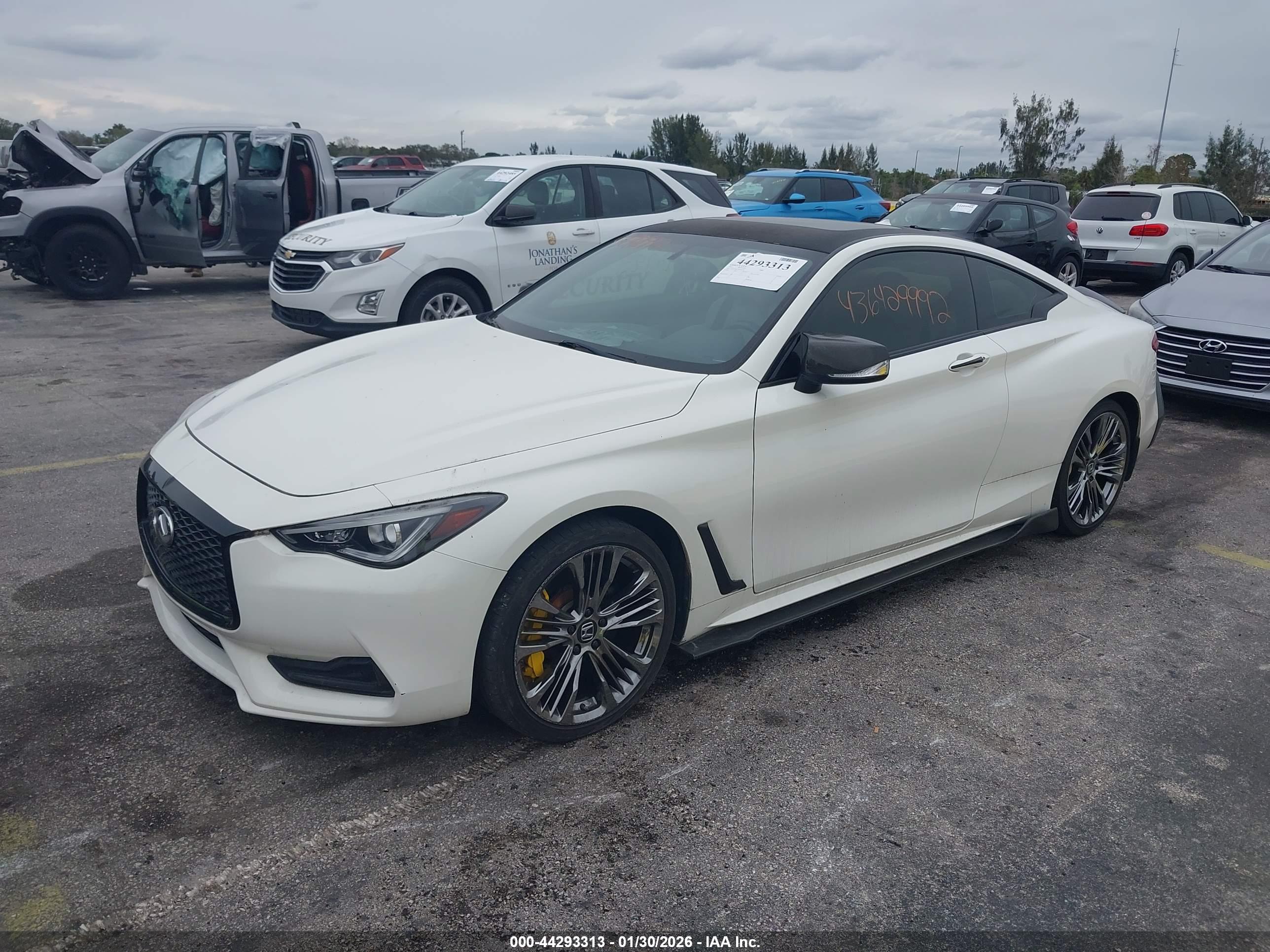 INFINITI Q60 image 2