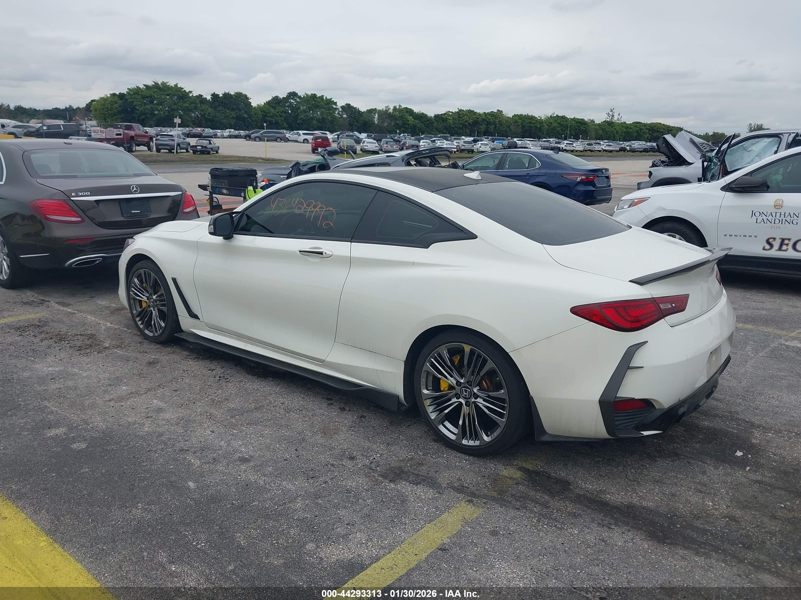 INFINITI Q60 image 3