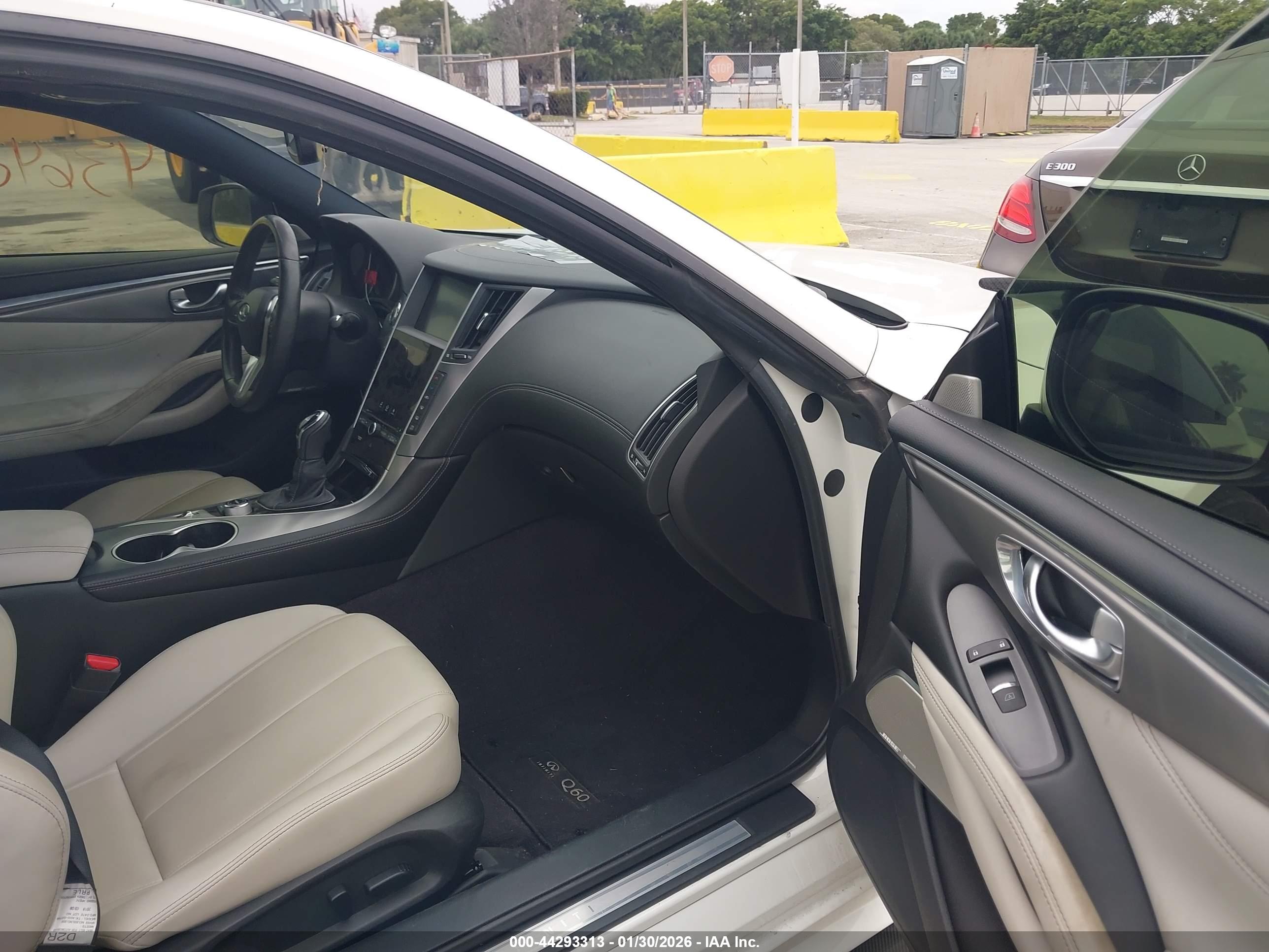 INFINITI Q60 image 5