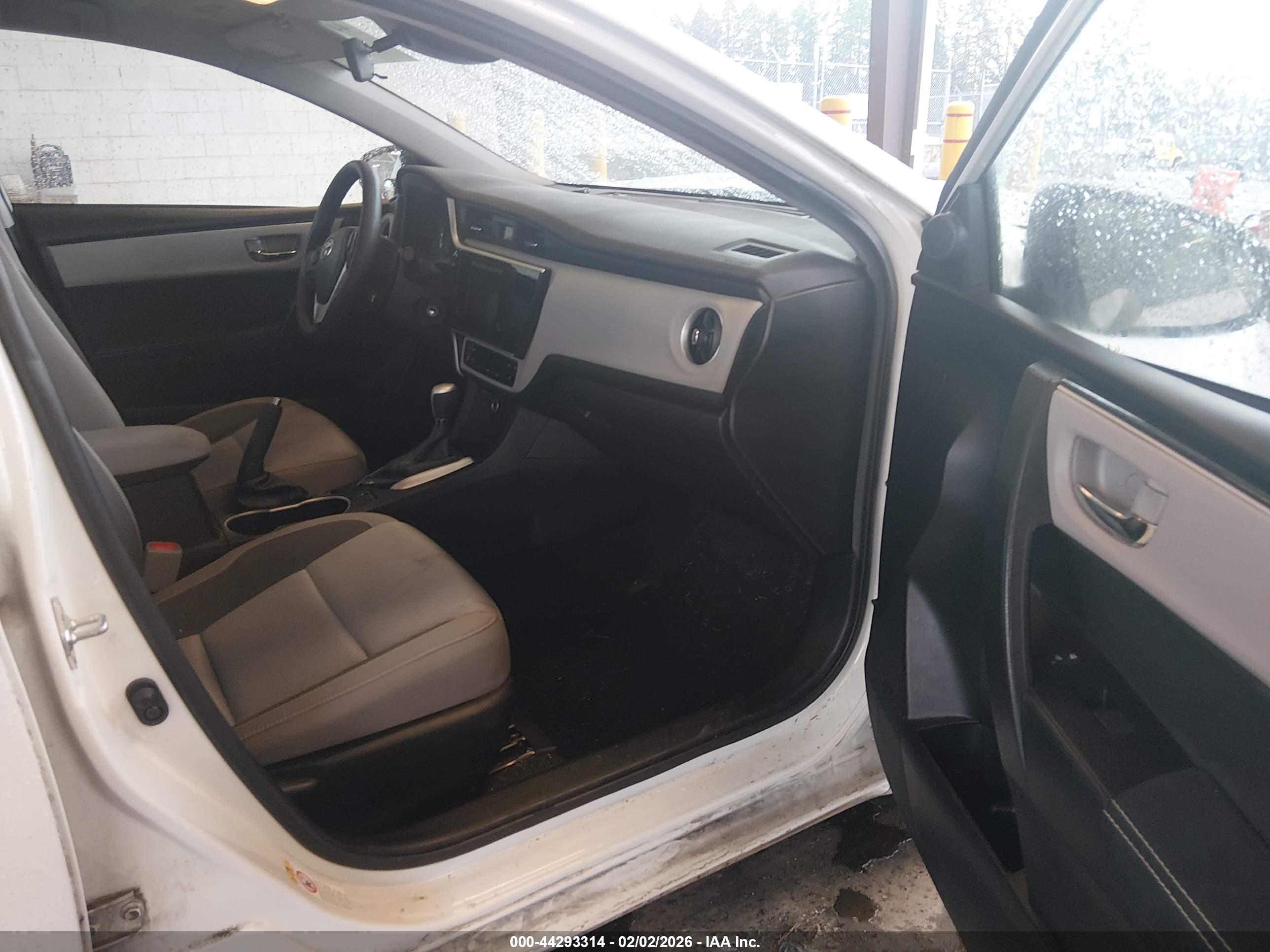 TOYOTA COROLLA image 5