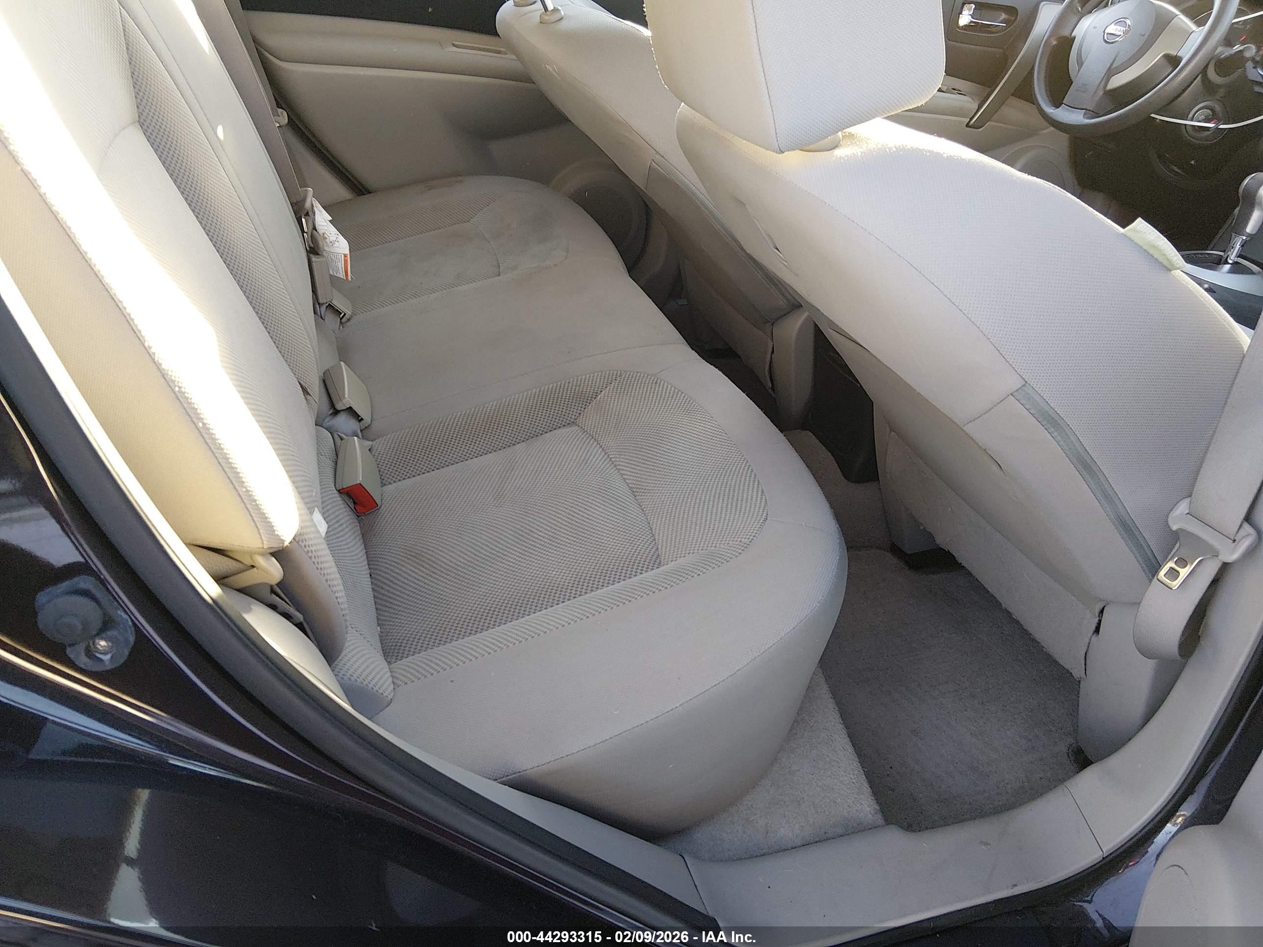 NISSAN ROGUE image 8