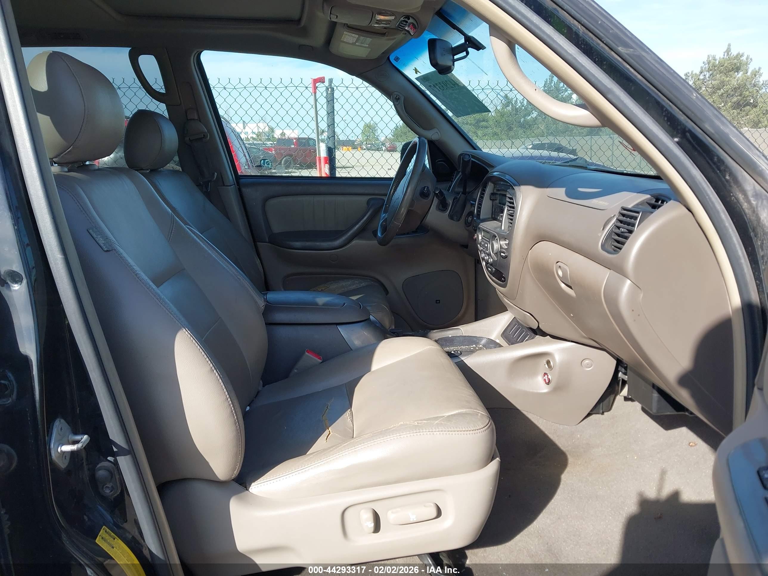 TOYOTA SEQUOIA image 5